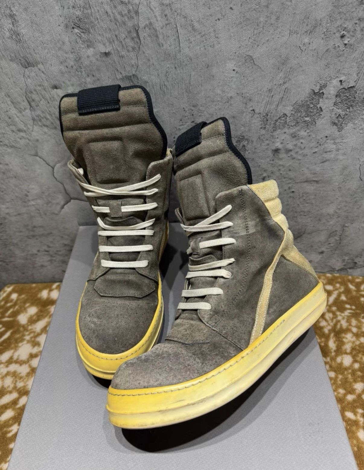 Rick Owens Rick Owens Main Line Milk Grey Suede Reverse Triangle K37 Size US 8 / EU 41 - 7 Thumbnail