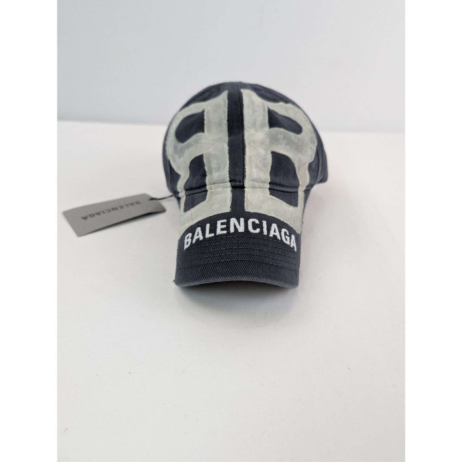 Balenciaga o1rshd1 Size: L / Cotton Drill BB Sprayed Cap / Hat in Grey Size ONE SIZE - 2 Thumbnail