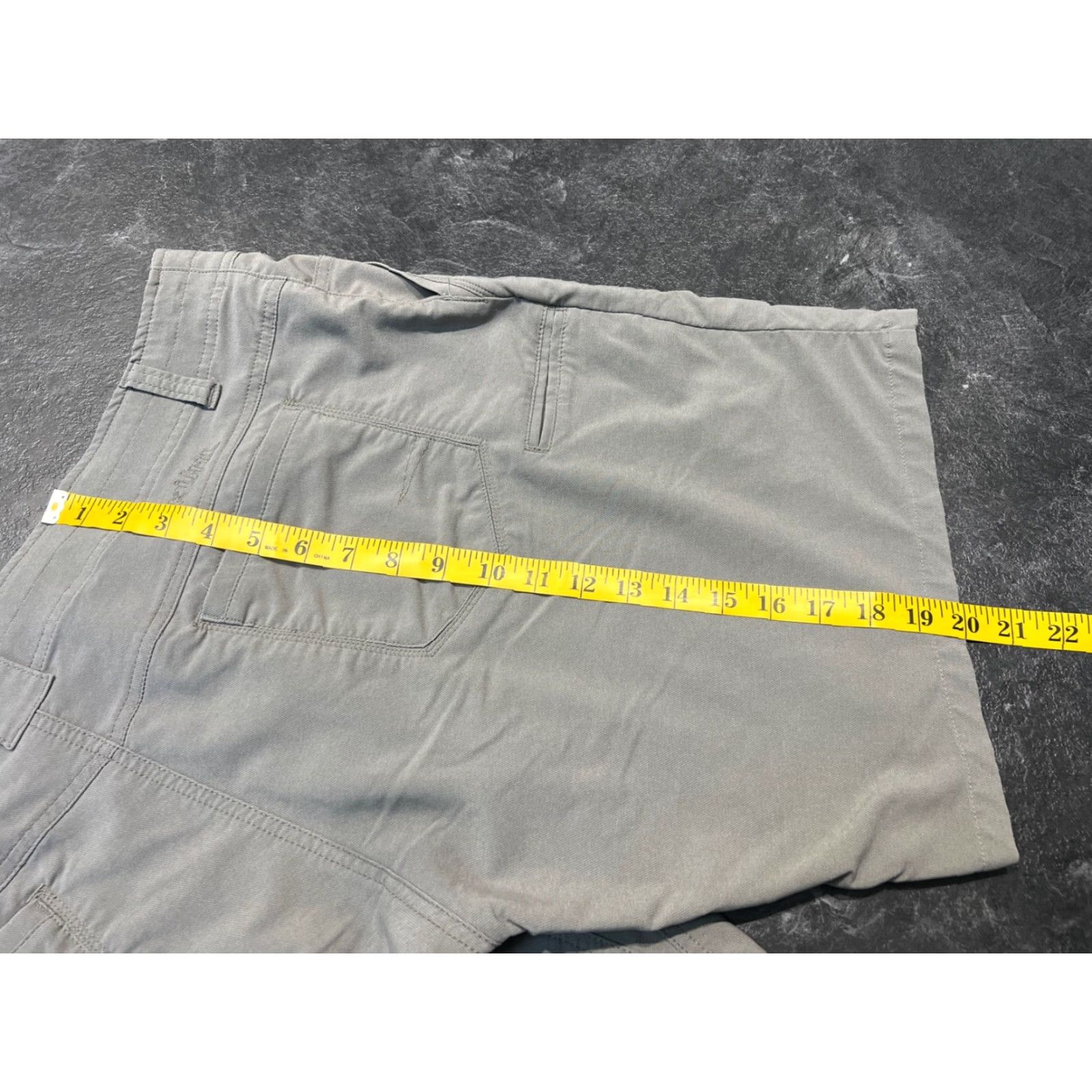 Vintage Kuhl Shorts Mens 40 Gray Hiking Outdoor Utility Casual 11" inseam Size US 40 / EU 56 - 6 Thumbnail