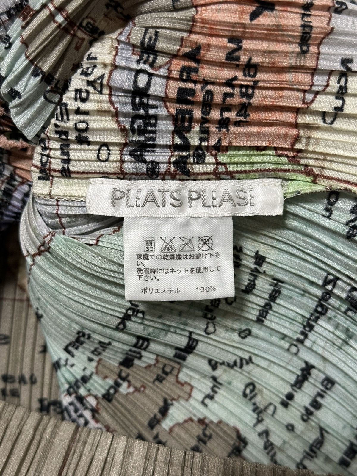 Pleats Please Issey Miyake PLEATS PLEASE World Map Three-Quarter Sleeve Top Size L / US 10 / IT 46 - 5 Thumbnail