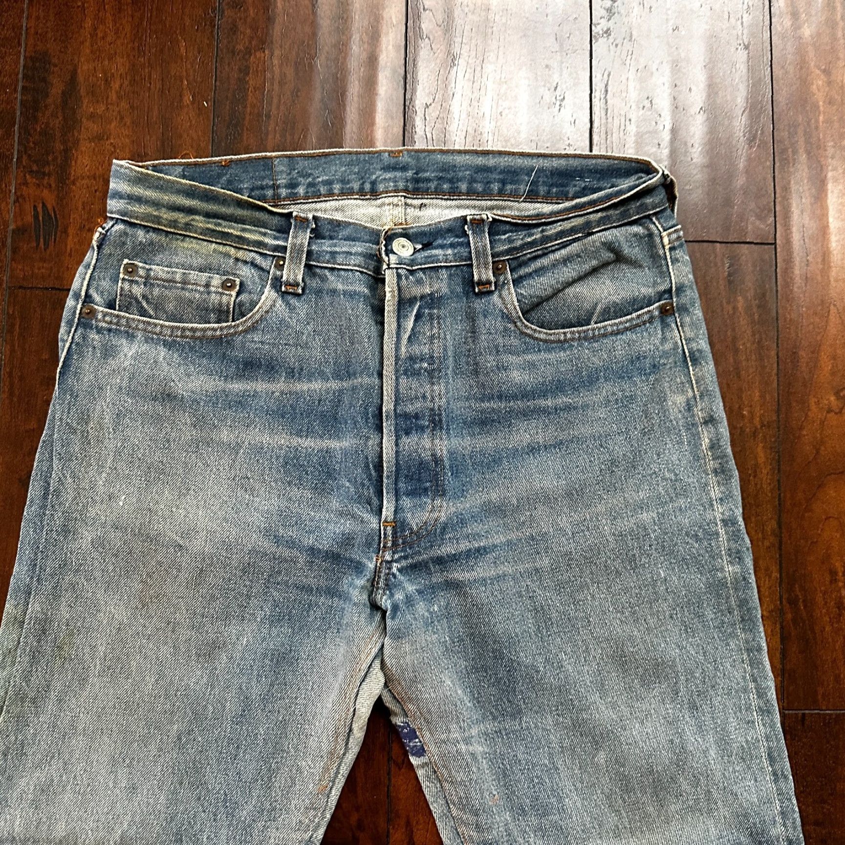 Levi's VINTAGE Levi's 501 Jeans Men 32x27 Regular Fit Straight Leg Cotton Denim 80s Ripped Thrashed 90s Size US 32 / EU 48 - 2 Thumbnail