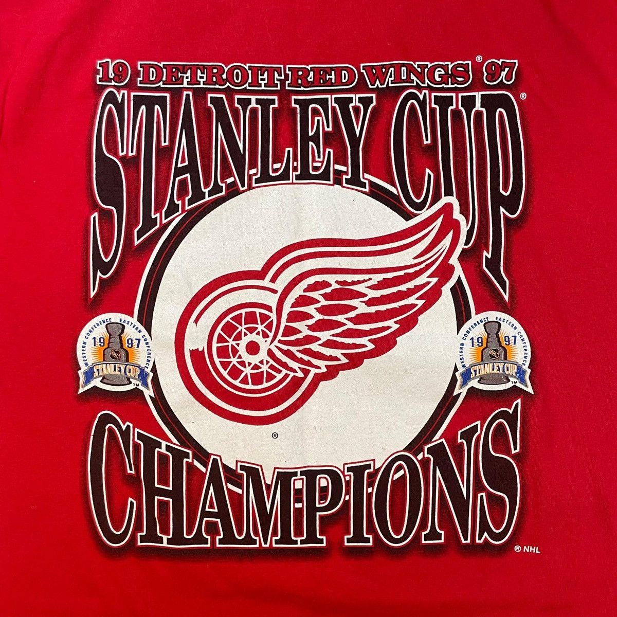 Vintage 1997 Detroit Red Wings Stanley Cup Champions T-Shirt Size US XL / EU 56 / 4 - 5 Thumbnail