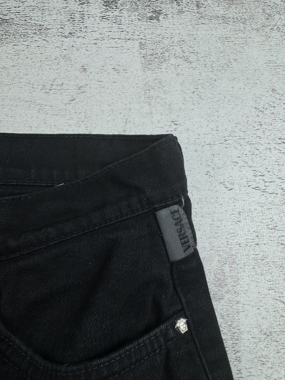 Versace Jeans Couture Versace Couture W27 Size 41 Women’s Straight Black Vintage Denim Jeans Trousers Size 27" / US 4 / IT 40 - 13 Thumbnail