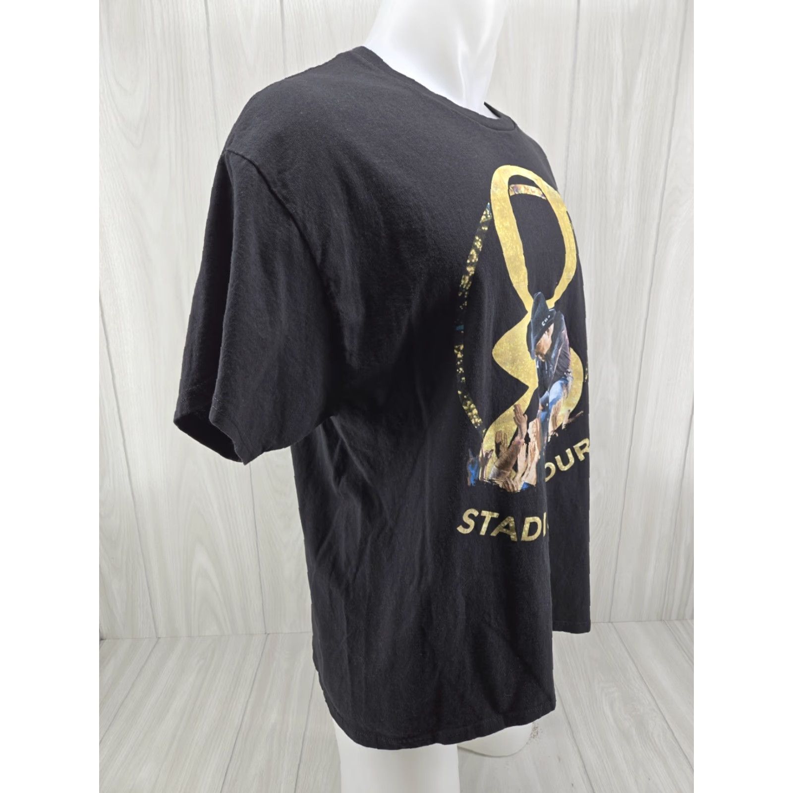 Hanes Garth Brooks Stadium Tour Concert Black Hanes Tag T-Shirt Size XL Men Short Sleeve Crew Neck Hanes Tag T-Shirt Size US XL / EU 56 / 4 - 6 Thumbnail