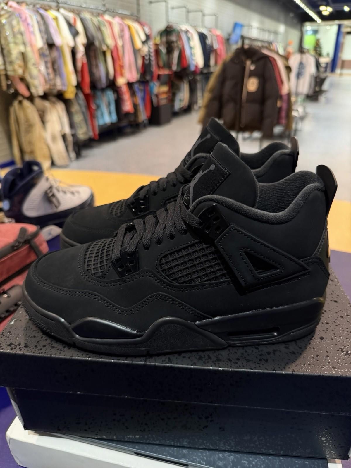 Jordan Brand Air Jordan (GS) 4 Retro "BLACK CAT" 2025 - Size 6.5Y Size US 6.5 / EU 39-40 - 3 Thumbnail