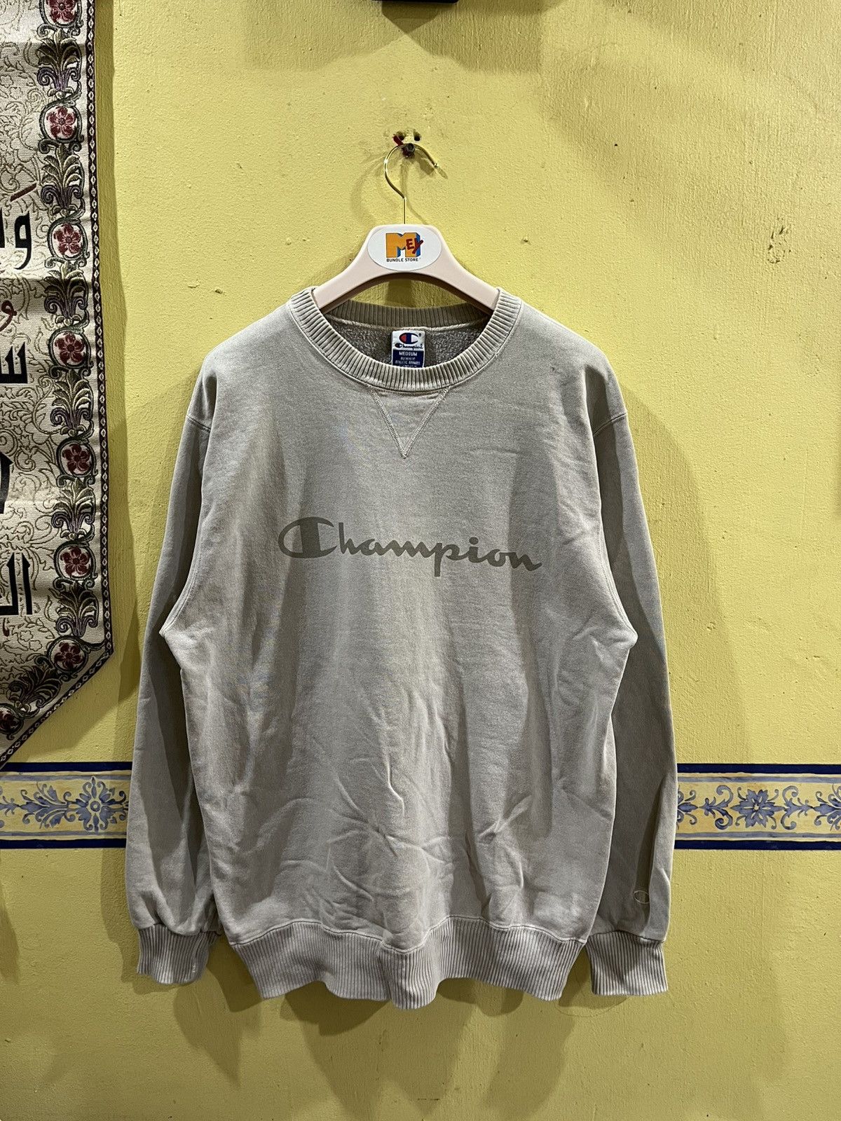 Champion vintage 90s Champion with a gray embroidered spell-out logo Size US M / EU 48-50 / 2 - 1 Thumbnail