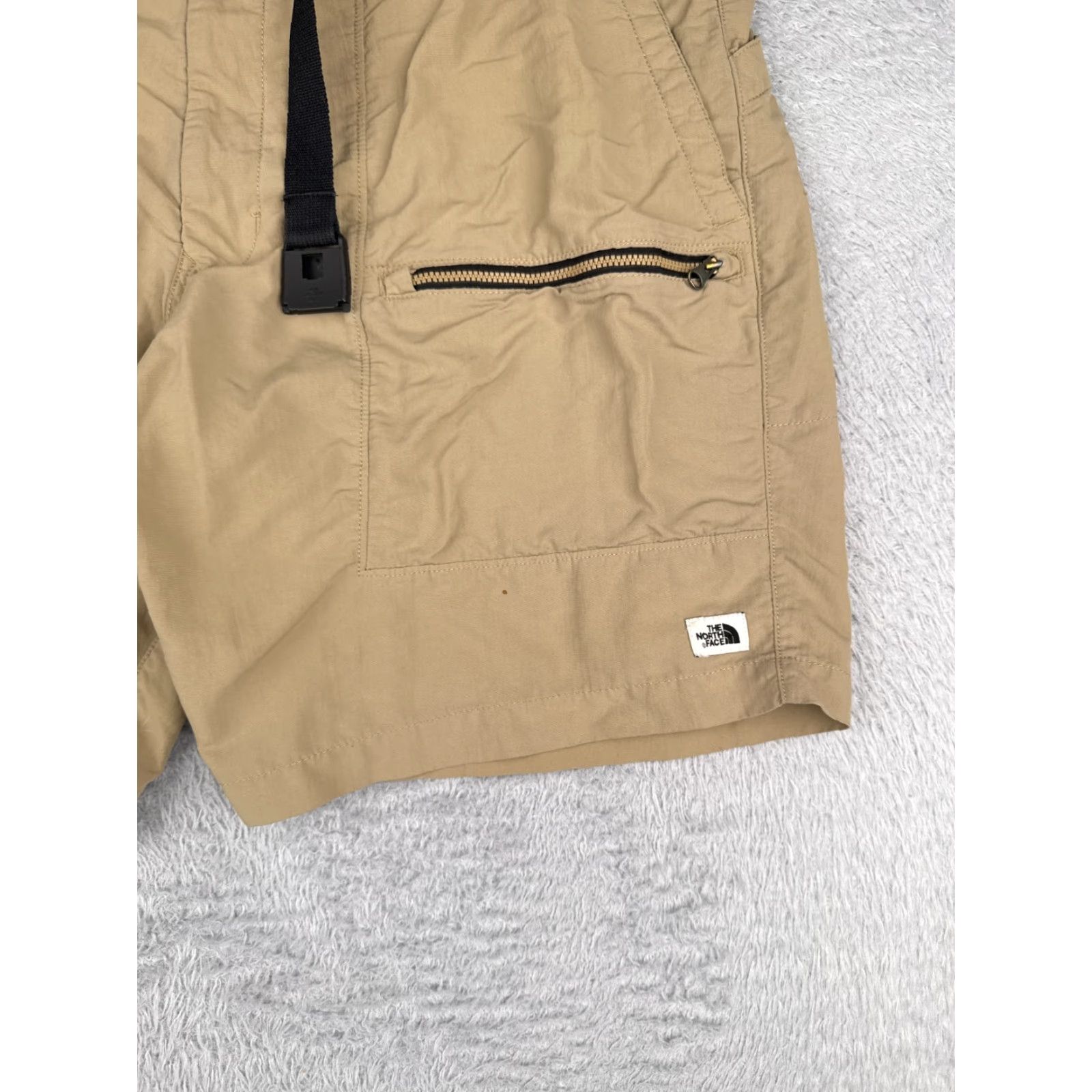 The North Face VINTAGE The North Face Mens Cargo Shorts Beige 38 Nylon Belted 9 Inseam Pocket Zip Front Casual Travel Outdoor Shell Camp 38x9 Mens Size US 38 / EU 54 - 2 Thumbnail