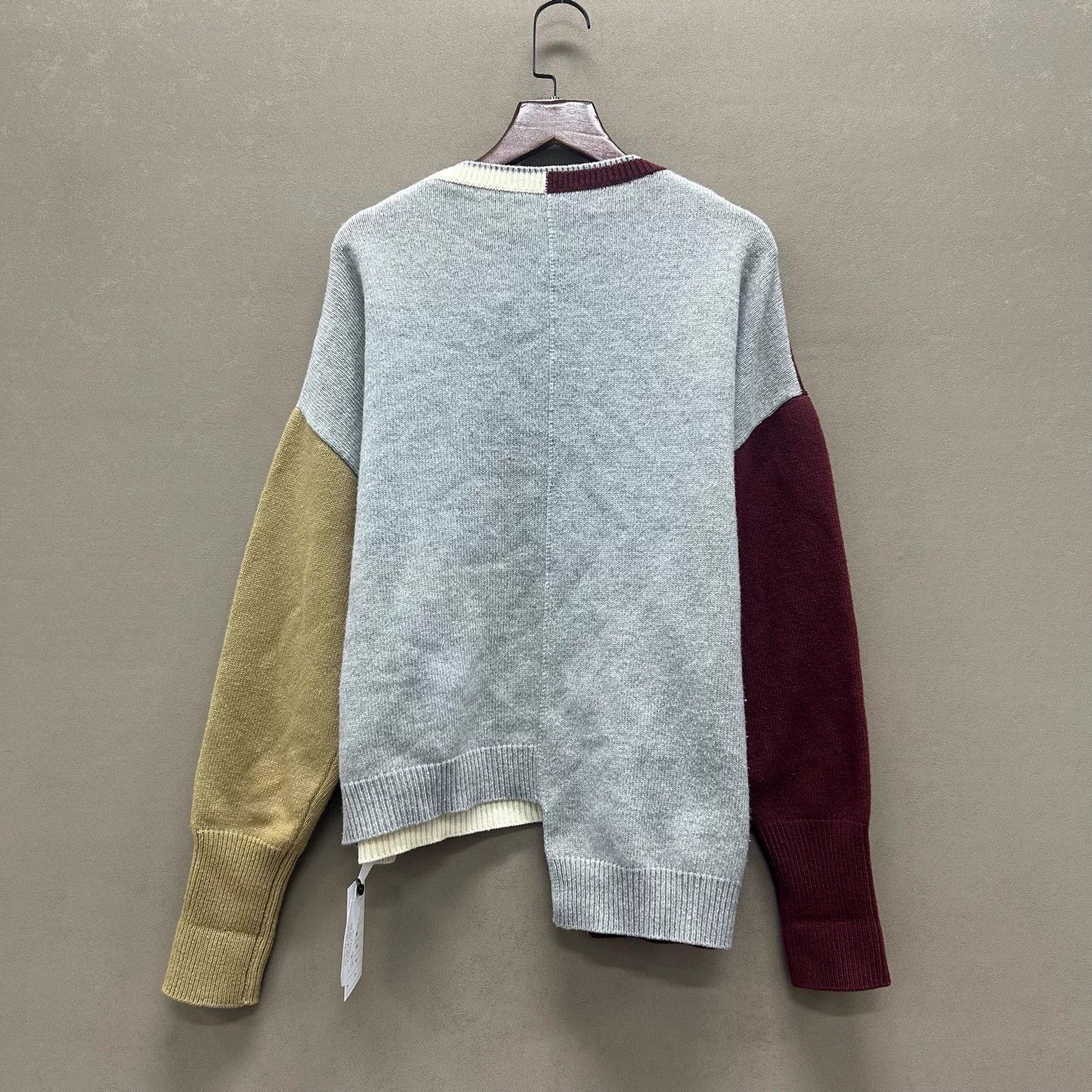 Loewe Loewe color blocked logo embroidered XS 99 sweater Size XS / US 0-2 / IT 36-38 - 2 Thumbnail