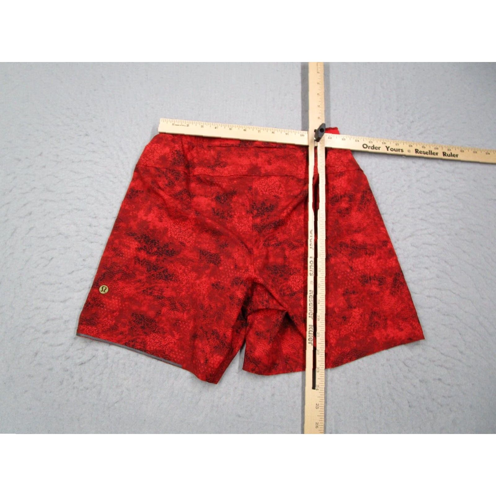 LULULEMON Men Red License To Train Shorts 6 Inseam Drawstring Unlined DK Polyester Blend Vintage No