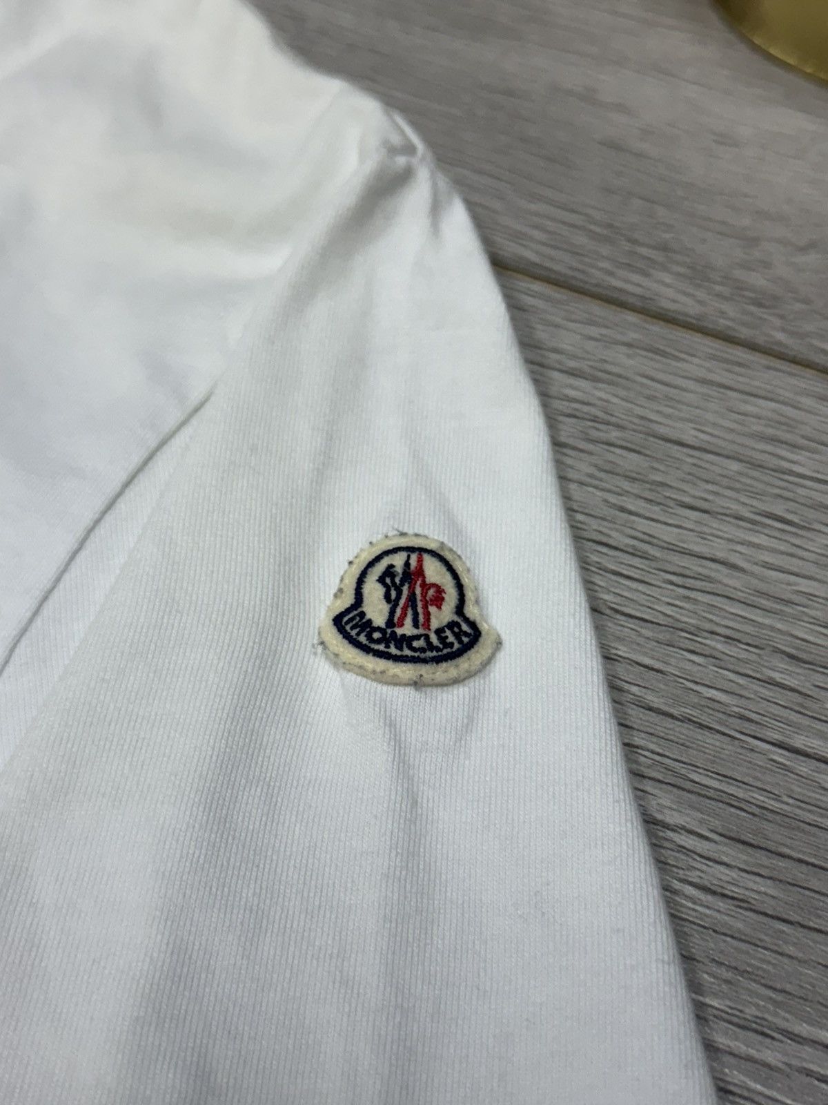 Moncler Moncler big logo print tee shirt Size US L / EU 52-54 / 3 - 3 Thumbnail