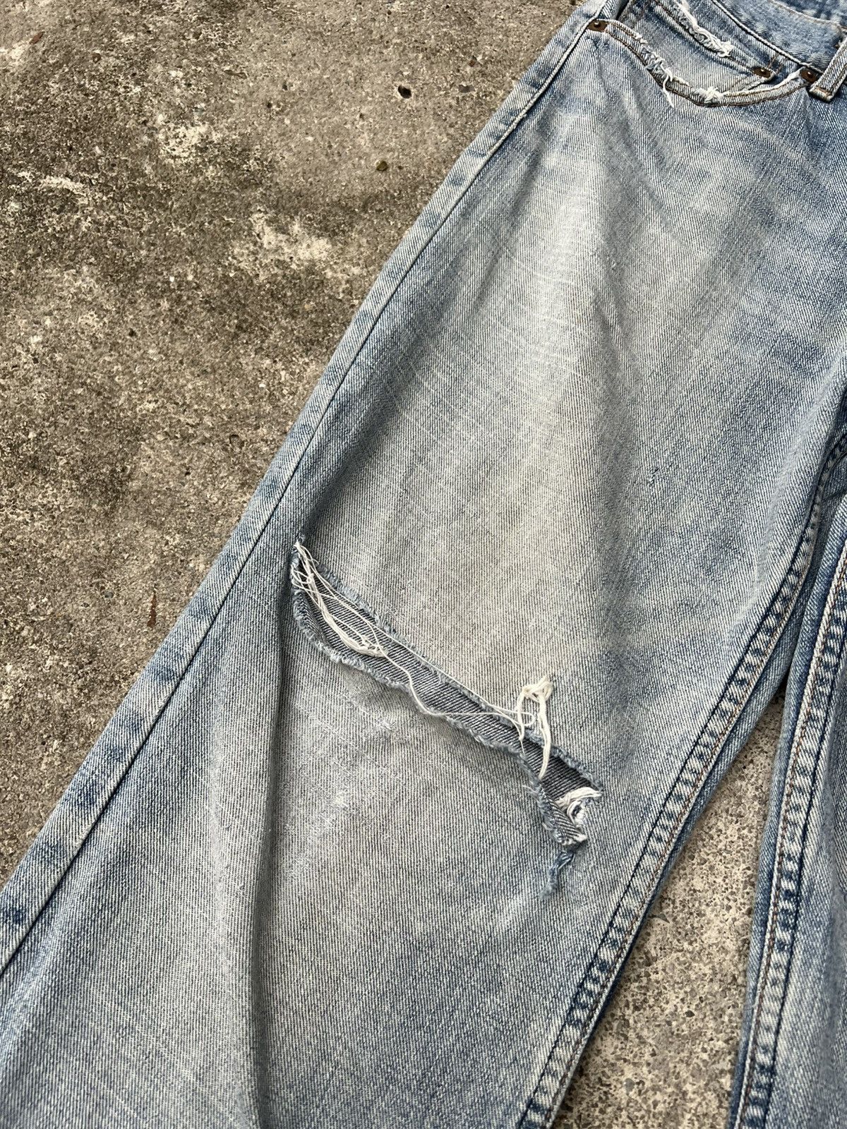 Levi's Vintage Levis 533 Distressed Light Wash Jean Size US 32 / EU 48 - 10 Thumbnail