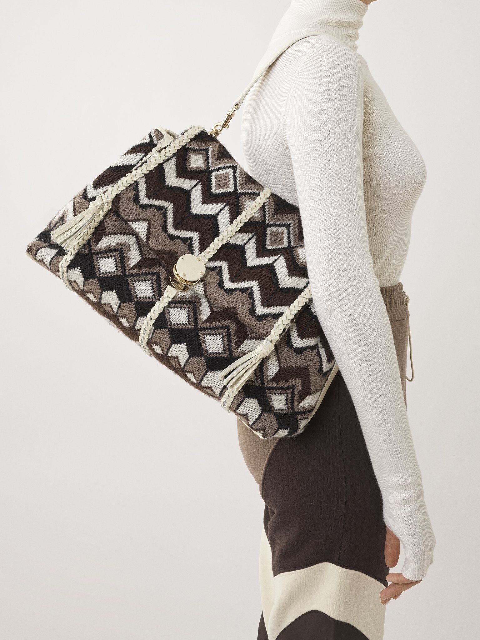 Chloe o1loc1c1224 Size: OS / CHC24 Penelope Large Soft Bag Size ONE SIZE - 2 Thumbnail