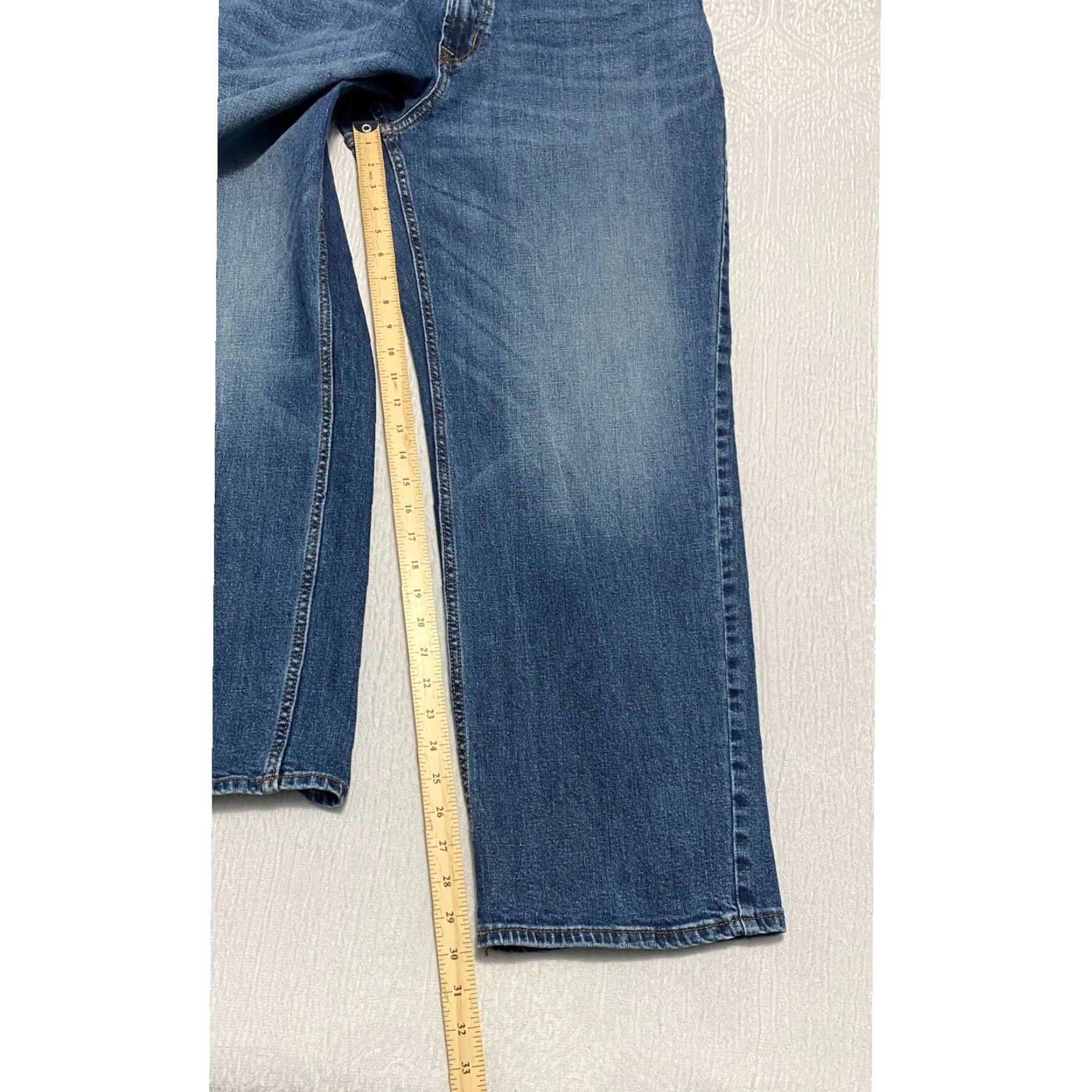 Old Navy Old Navy Jeans Men 38x30 Medium Wash Denim Straight Loose 5-Pocket Denim Stretch Pockets Jeans Men Size US 38 / EU 54 - 5 Thumbnail