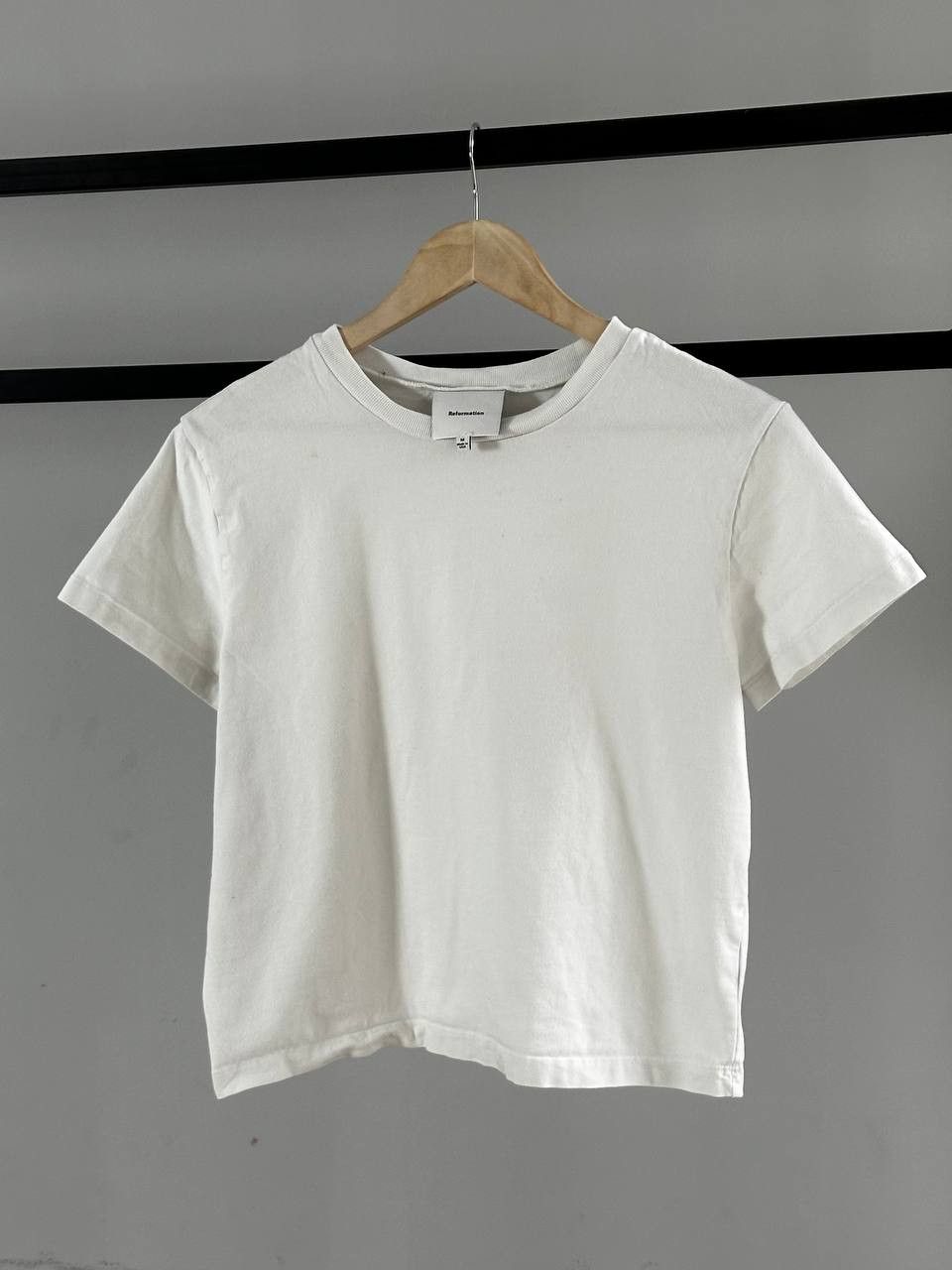 Reformation Reformation Casual White Cropped T Shirt Made In USA Size M / US 6-8 / IT 42-44 - 1 Thumbnail