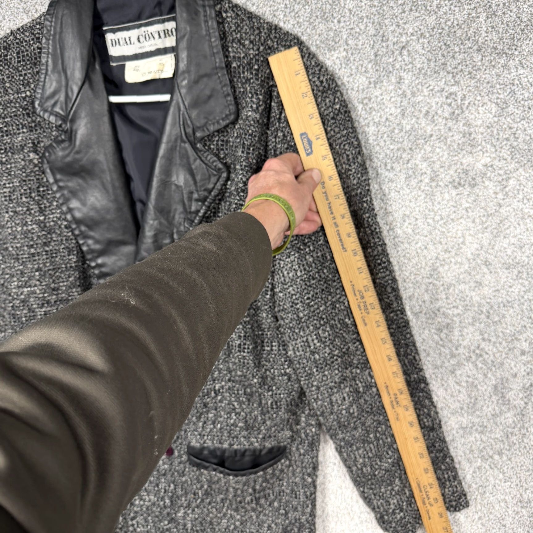 Vintage VINTAGE Dual Control Coat Wool Tweed Long Overcoat Gray S Shawl Collar Leather Trim Lined 2-Button Front Mens Size US S / EU 44-46 / 1 - 2 Thumbnail