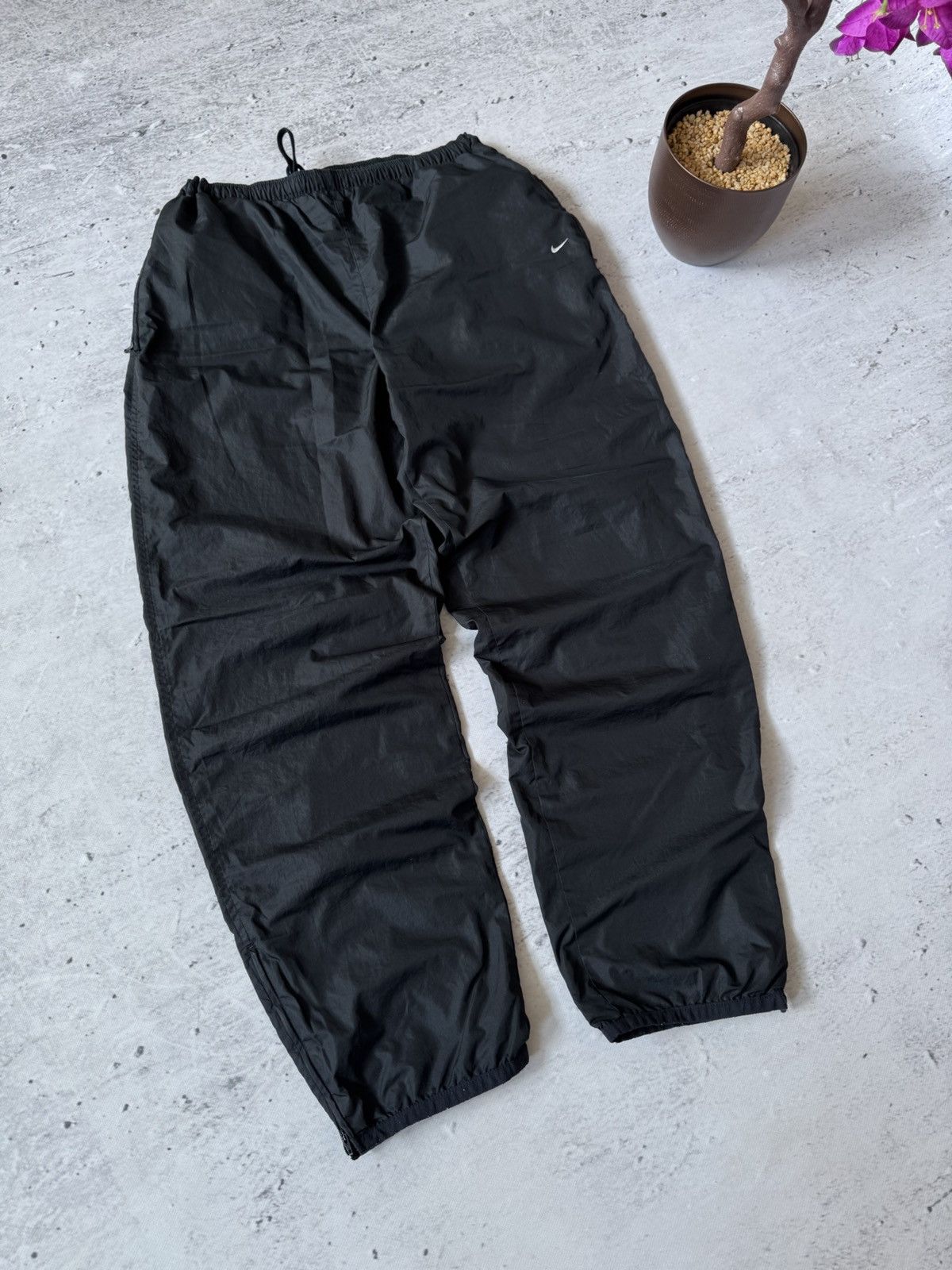 Nike × Vintage NIKE NYLON VINTAGE Y2K OVERSIZE BAGGY FIT PANTS SWEATPANTS Size US 34 / EU 50 - 1 Thumbnail