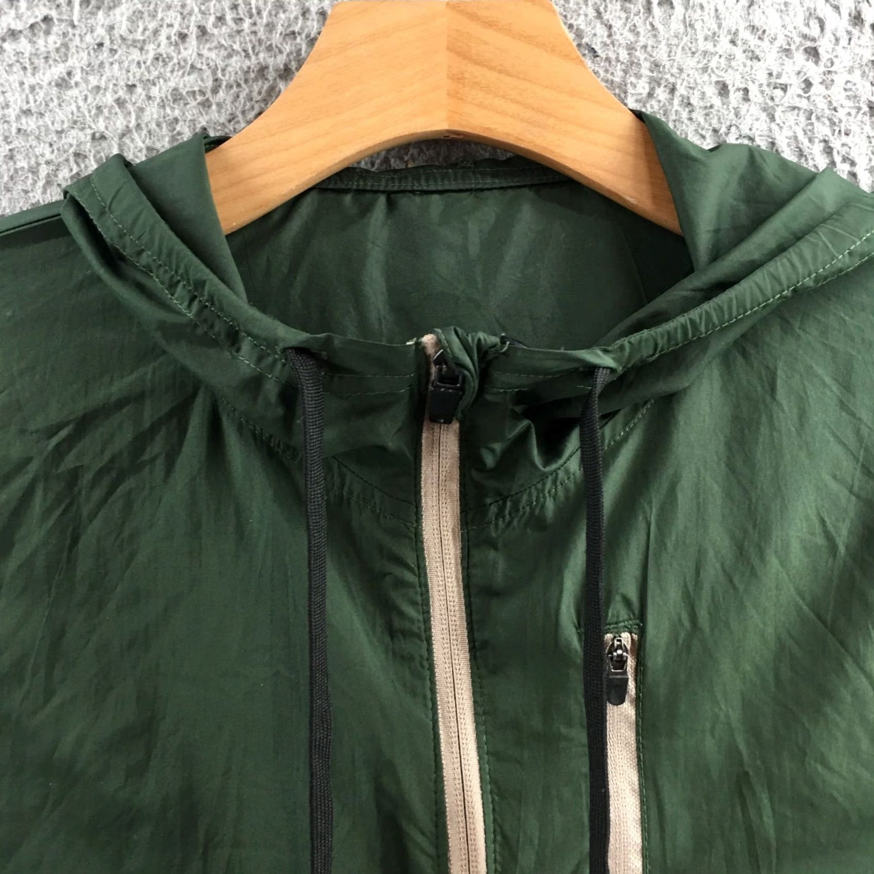 Eddie Bauer Eddie Bauer Windbreaker Jacket Mens 10/21 Zip Up Hooded Pocket Multicolor Jacket Windbreaker Mens Regular Size 10 Blue Green Size US M / EU 48-50 / 2 - 3 Thumbnail