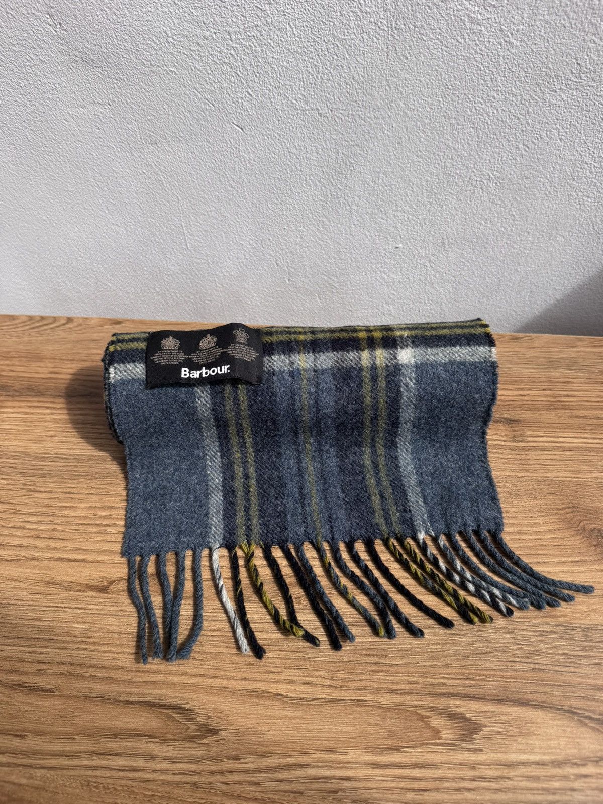 Barbour Barbour Classic 100% Lambswool Tartan Plaid Scarf Green Blue Size ONE SIZE - 5 Thumbnail