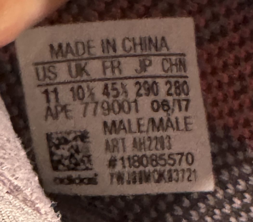 Yeezy -Yeezy- V2 BELUGA US 11 Size US 11 / EU 44 - 7 Thumbnail