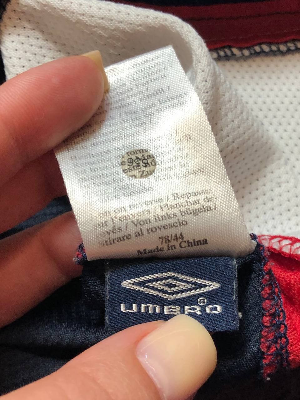 Umbro Jerseys Vintage football Umbro England logo T-shirt Y2K Size US L / EU 52-54 / 3 - 4 Thumbnail