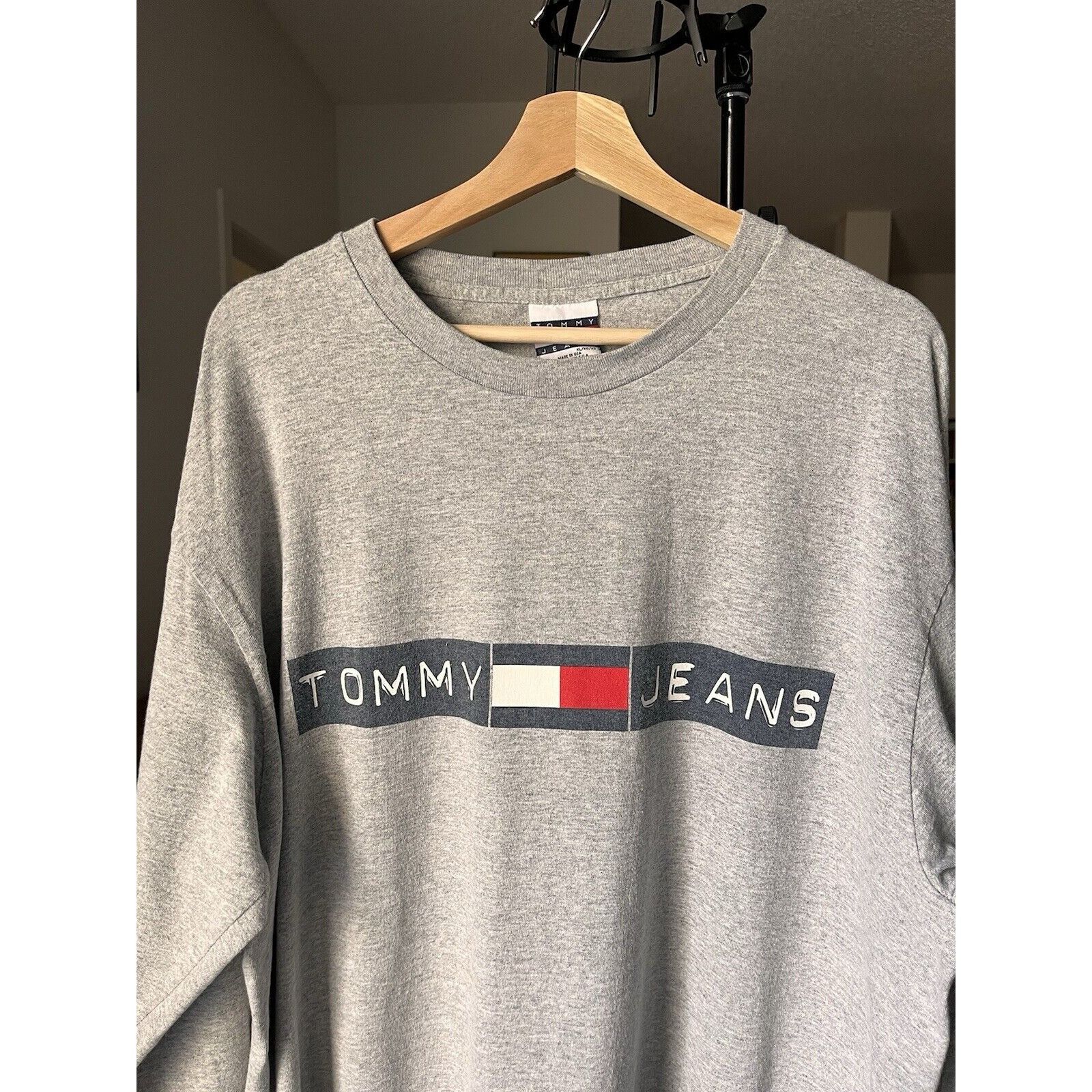 Tommy Hilfiger VINTAGE TOMMY HILFIGER TOMMY JEANS GREY LONG SLEEVE T SHIRT Size US XL / EU 56 / 4 - 2 Thumbnail