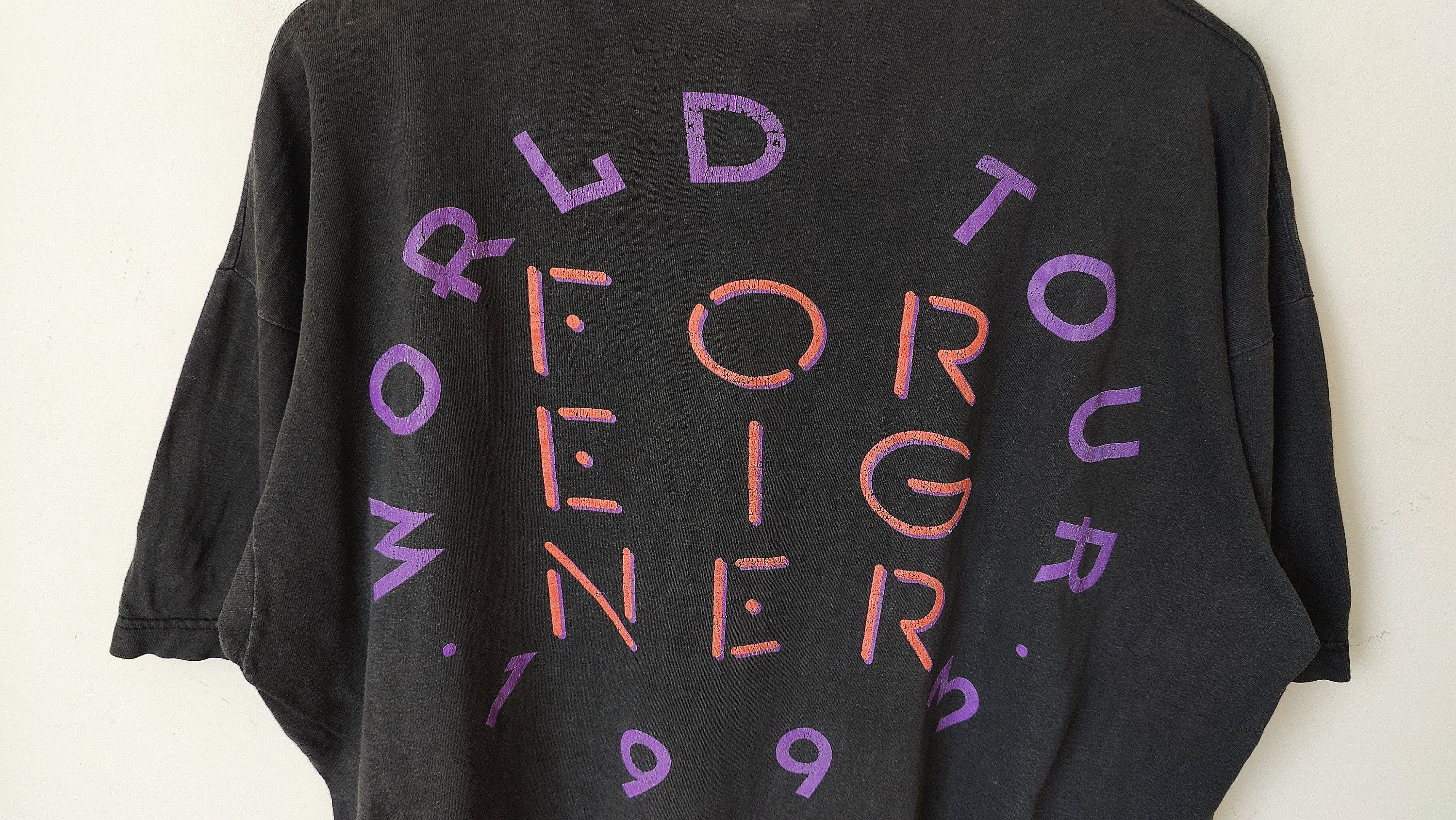Band Tees × Vintage Foreigner 1993 World Tour Vintage VTG 90s Tshirt Size US L / EU 52-54 / 3 - 9 Thumbnail