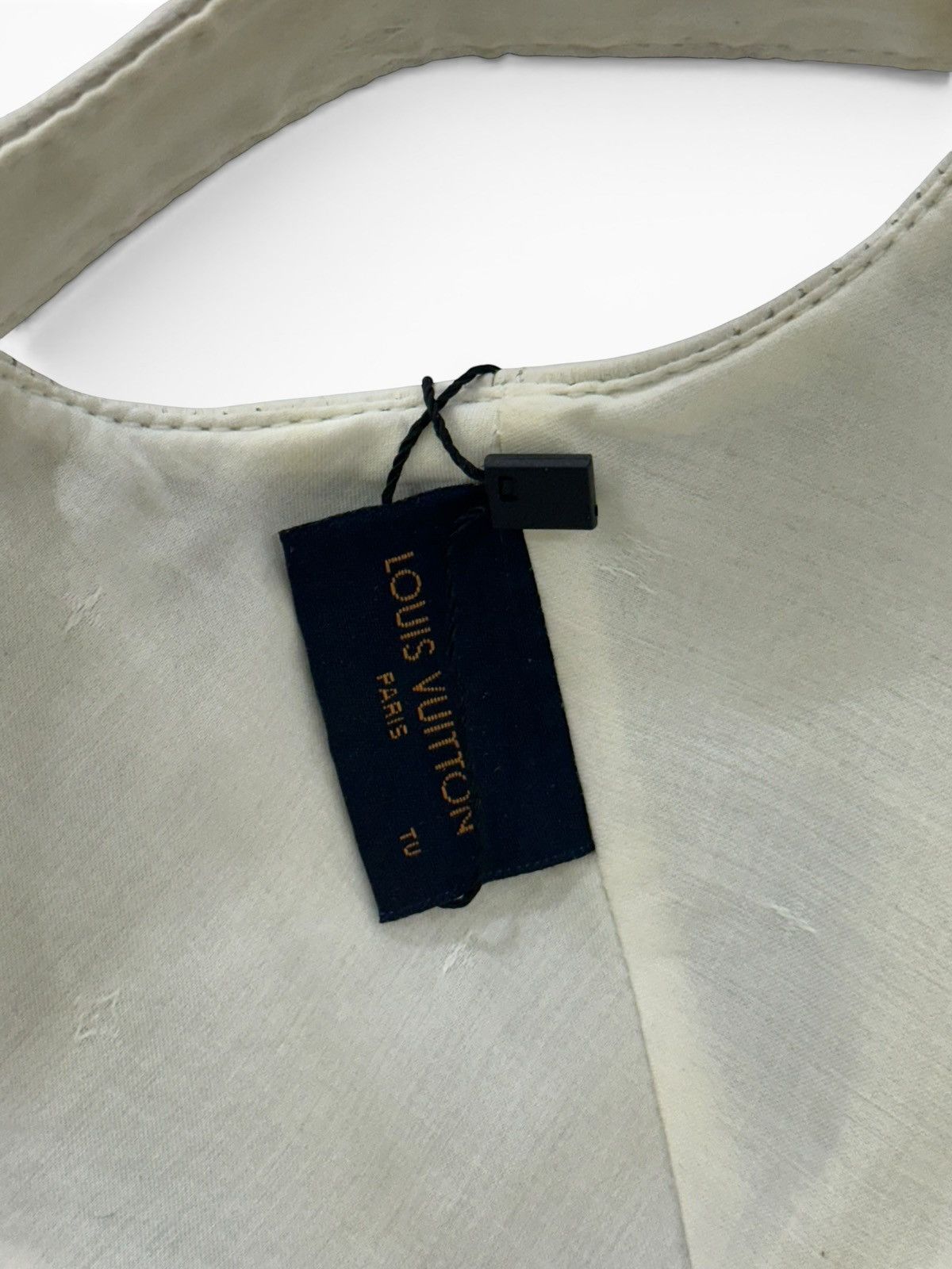 Louis Vuitton Louis Vuitton White Taurillon Monogram Hat Size ONE SIZE - 15 Thumbnail