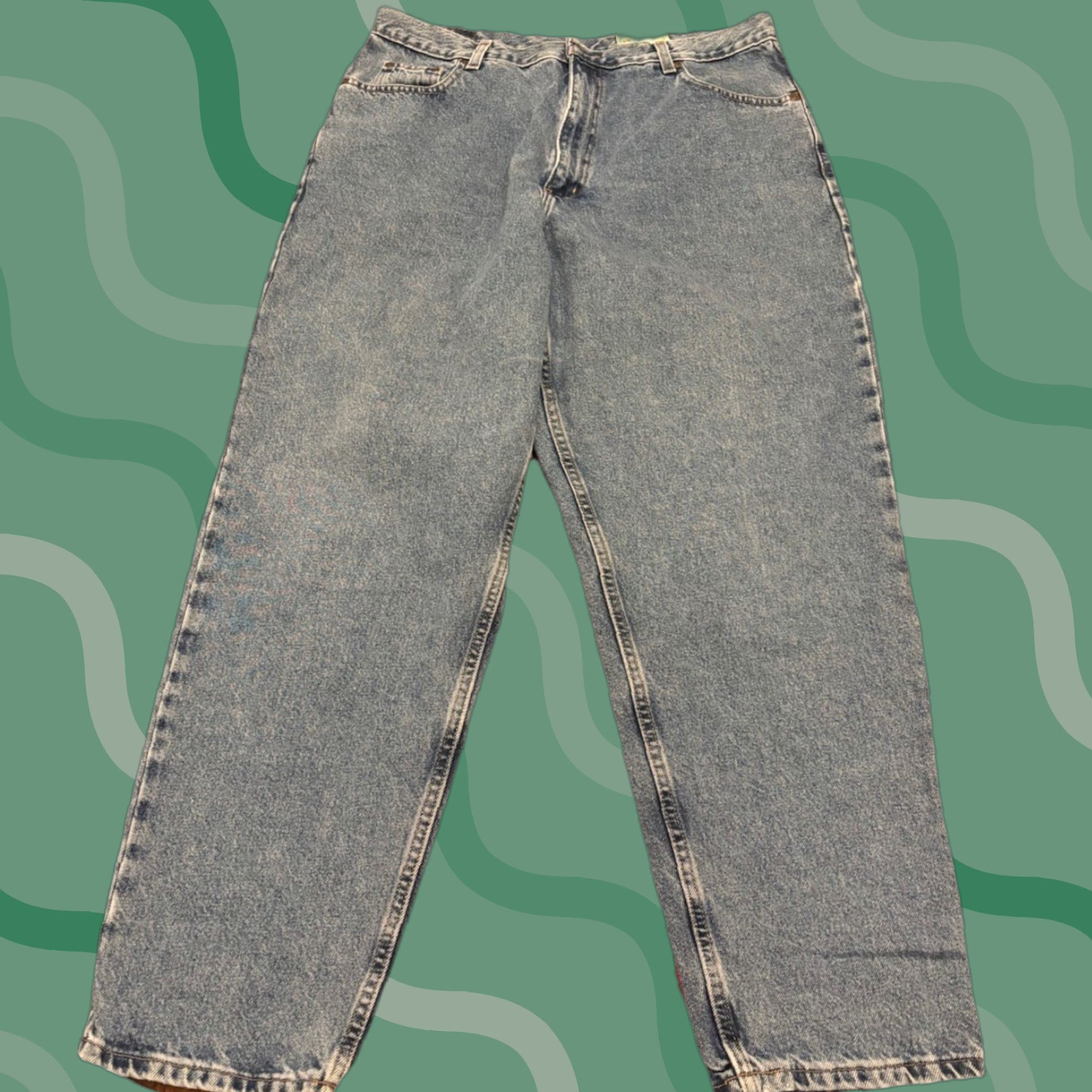 Eddie Bauer VINTAGE Eddie Bauer Jeans Woman 18P Blue Denim 5-Pocket Belt Loops Mom Fit Size 40" / US 18 - 1 Thumbnail