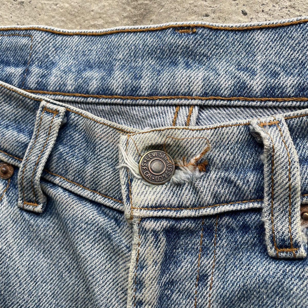 Levi's Vintage Clothing 90s Vintage Levis Rusty Faded Made In USA Jeans Denim Pants Size US 31 - 6 Thumbnail