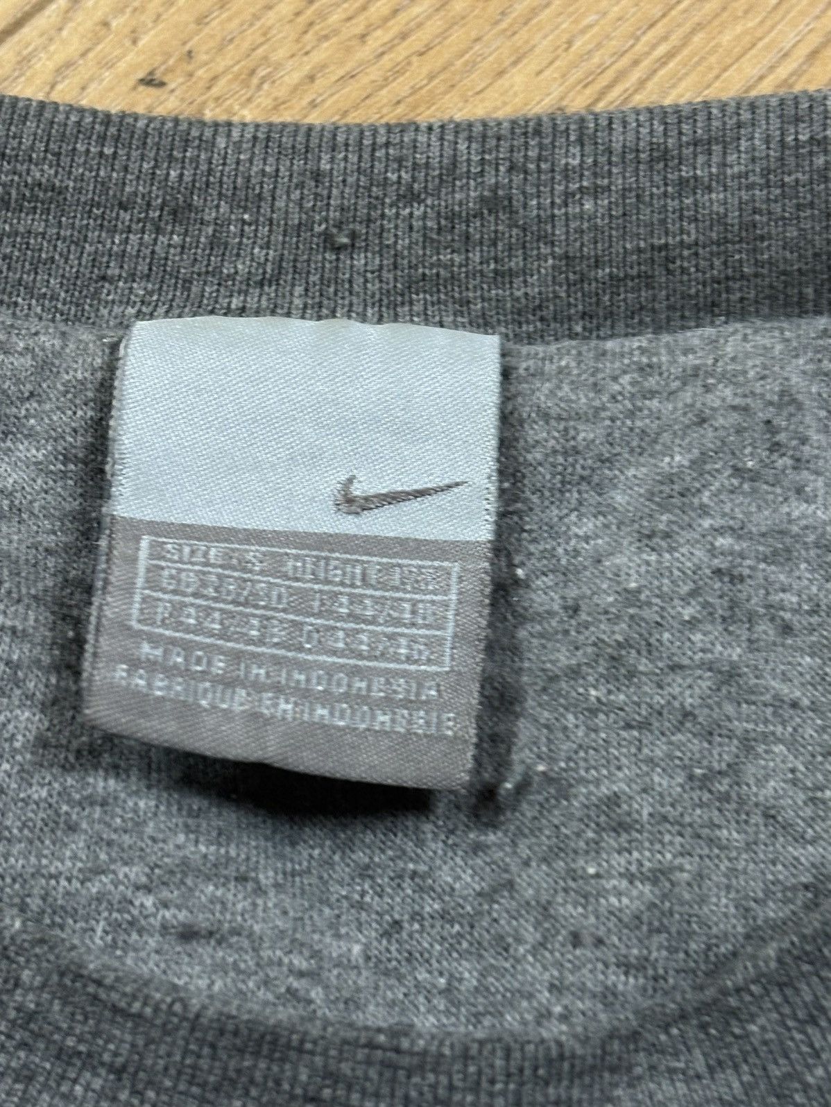 Nike 00s Vintage Nike Oversized Big Swoosh Logo Y2K Sweatshirt Size US S / EU 44-46 / 1 - 5 Thumbnail