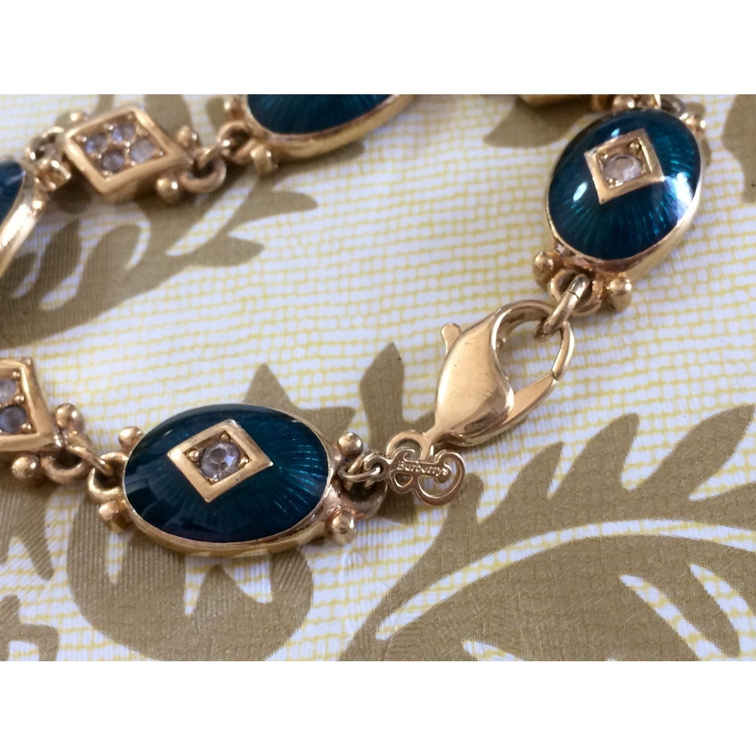 Burberry Vintage Burberrys golden gorgeous bracelet with oval charms Size ONE SIZE - 2 Thumbnail