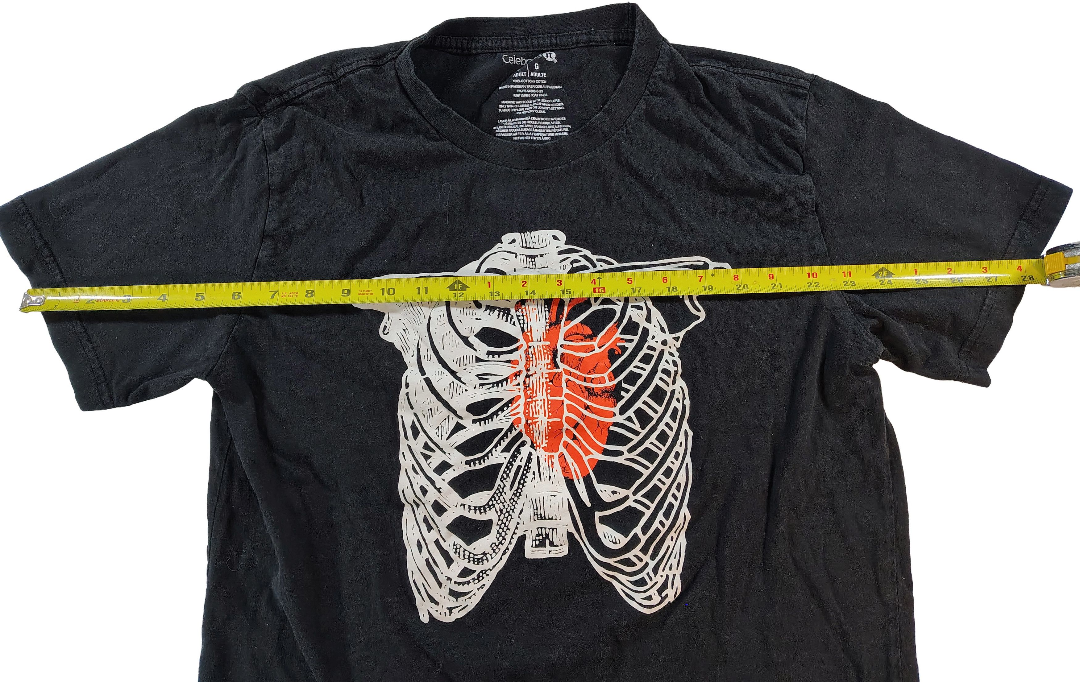 Other Men's Large Black Celebrate It Heart & Skellington T-Shirt Size US L / EU 52-54 / 3 - 7 Thumbnail