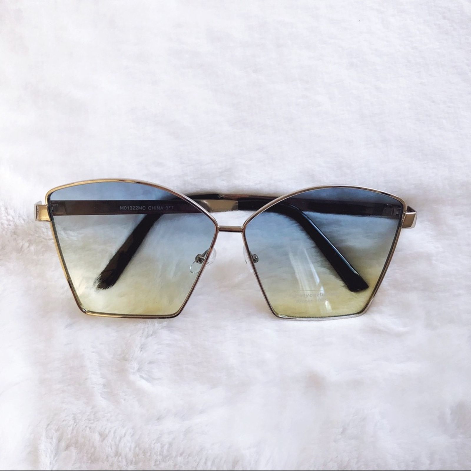 Other Aubrey Light Blue Gradient Oversized Sunglasses Size ONE SIZE - 1 Thumbnail