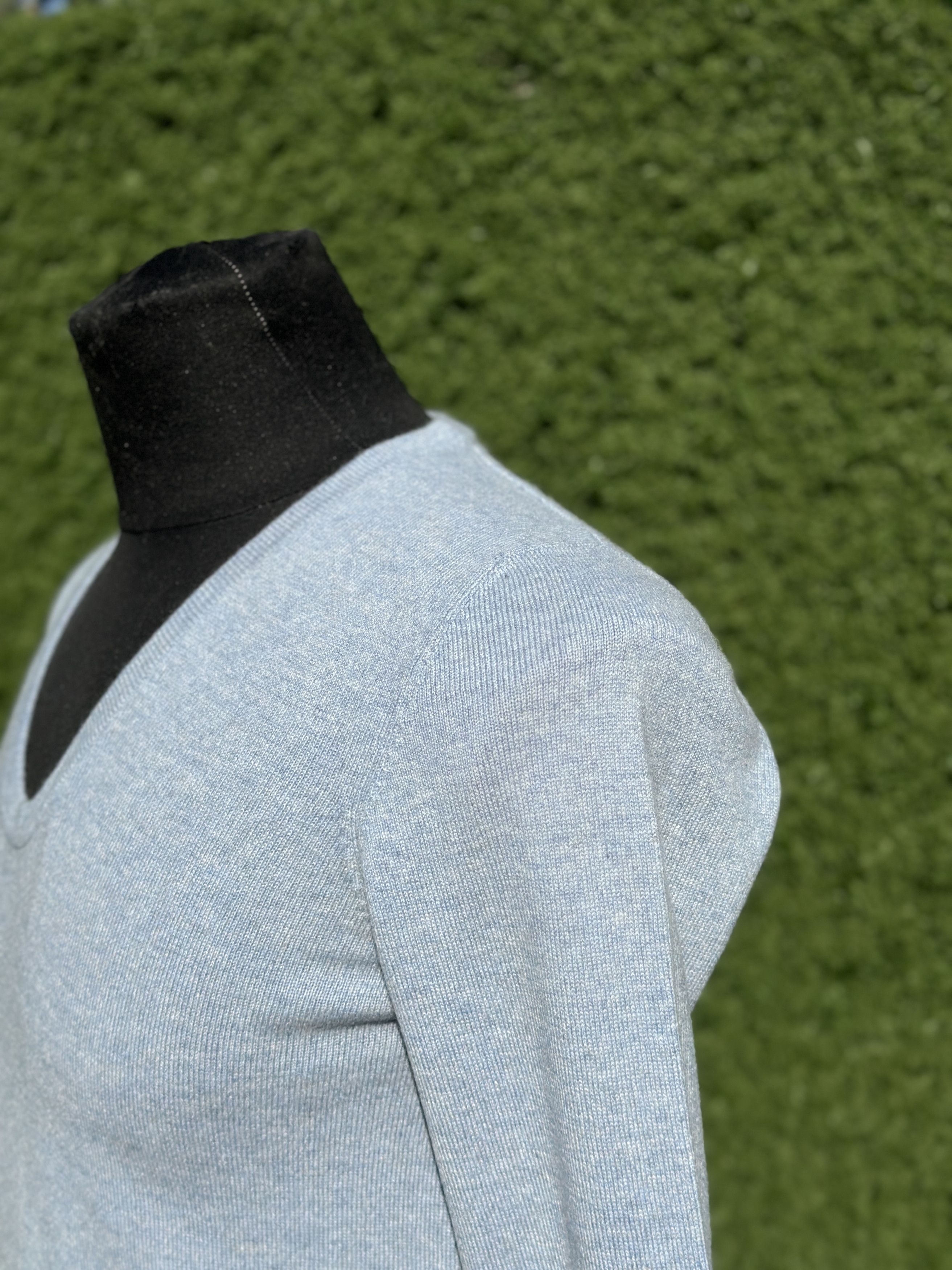 Brunello Cucinelli Brunello Cucinelli Cashmere V Neck Fine Knit Sweater S M Size M / US 6-8 / IT 42-44 - 8 Thumbnail