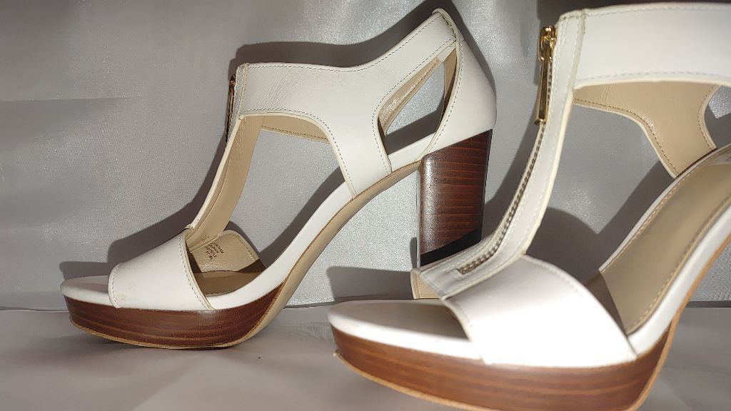 Michael Kors Michael Kors Berkley T-Strap Stacked Heel Size 10 Size US 10 / IT 40 - 3 Thumbnail