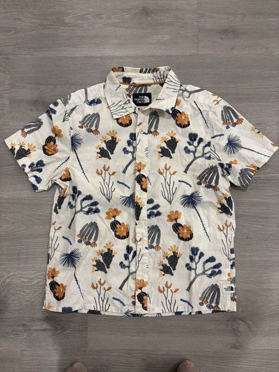 The North Face Hawaiian shirt Size US S / EU 44-46 / 1 - 1 Thumbnail