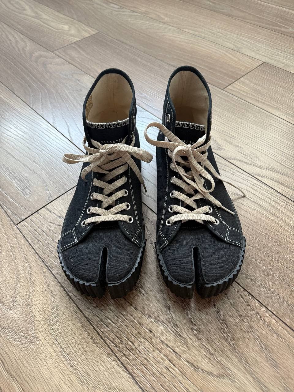 Maison Margiela Maison Margiela 22 Canvas Tabi Shoes Size US 9 / EU 42 - 1 Thumbnail