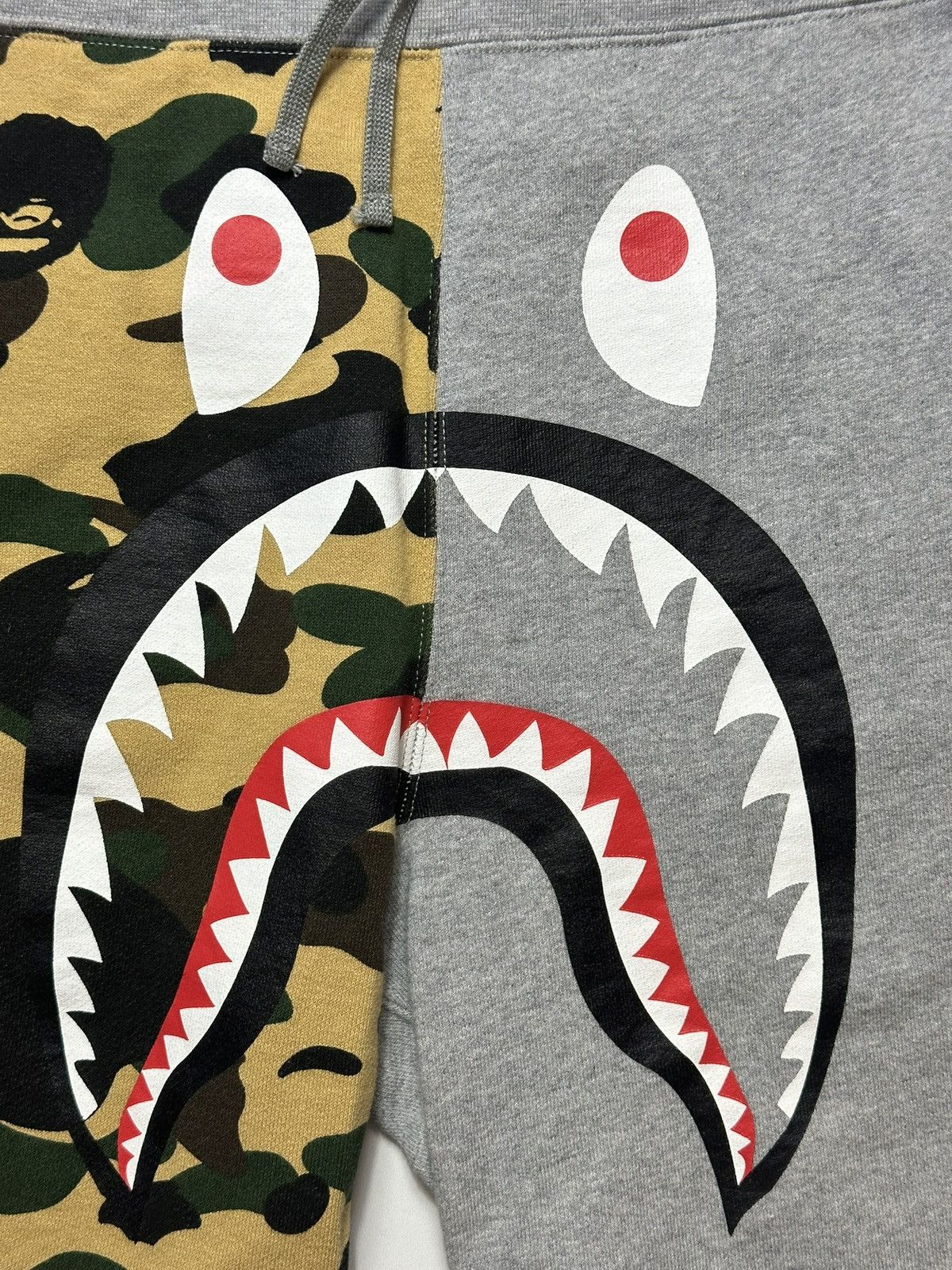 Bape Vintage Bape Camo Shark Shorts Size US 29 - 2 Thumbnail
