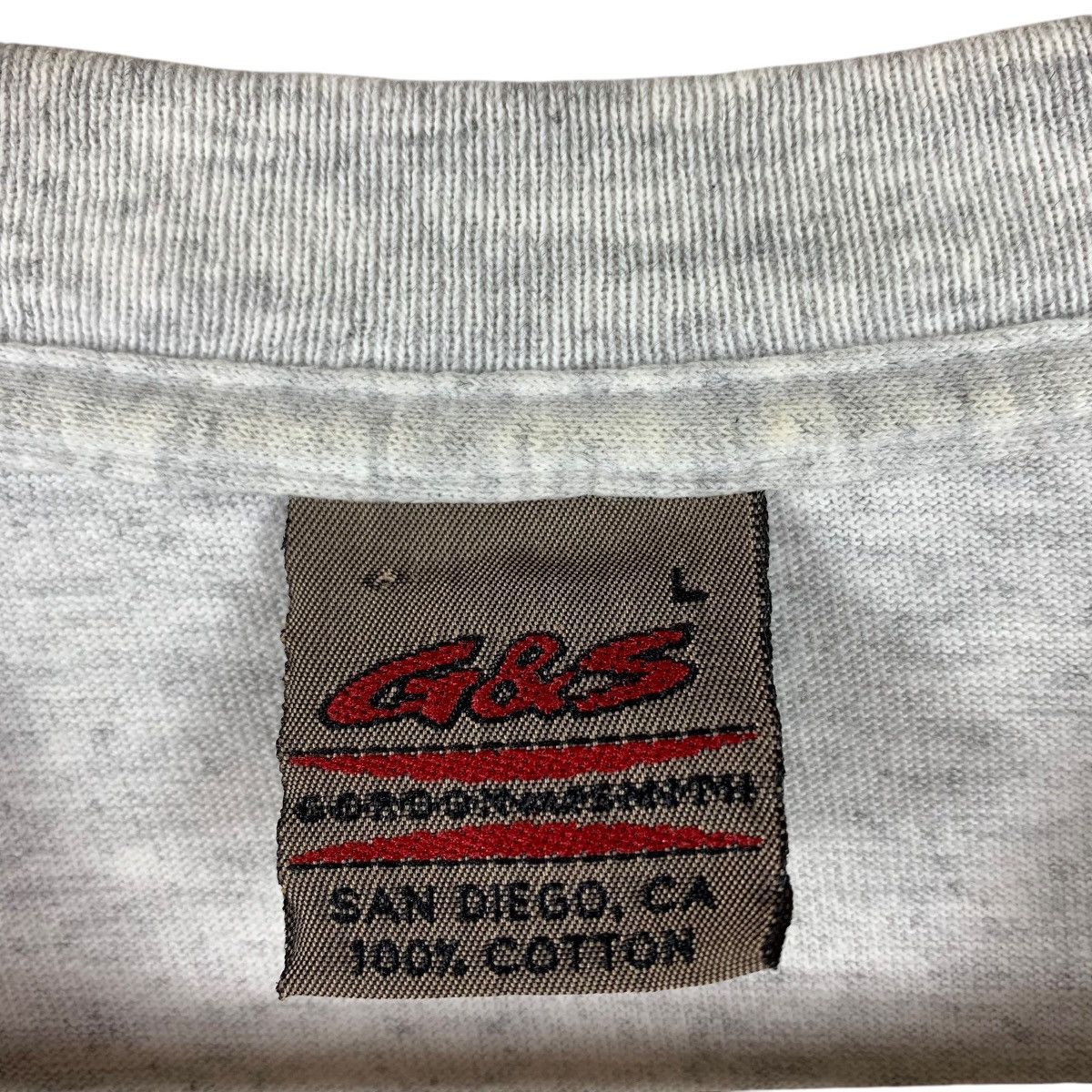 Vintage Vintage GORDON & SMITH Surfing back hit logo tee Size US L / EU 52-54 / 3 - 4 Thumbnail