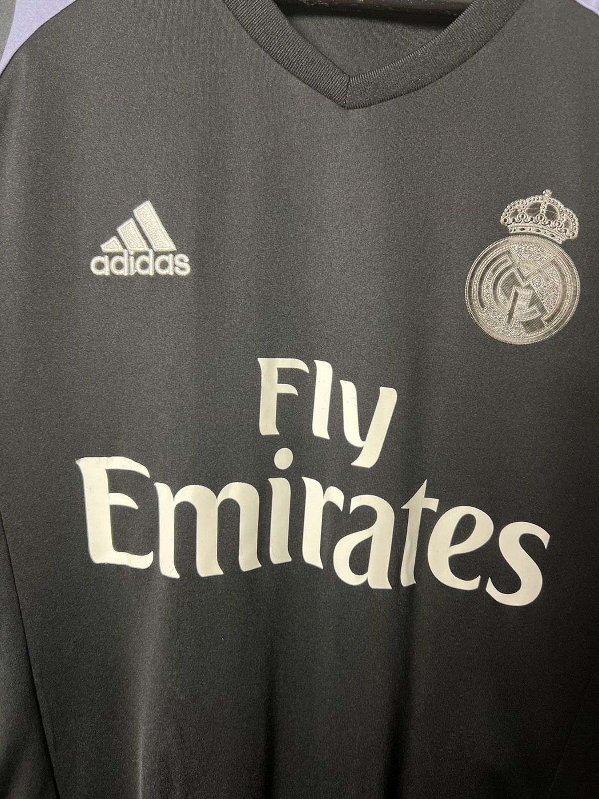 Adidas Real Madrid 2016/17 Adidas Third Jersey Size US S / EU 44-46 / 1 - 5 Thumbnail