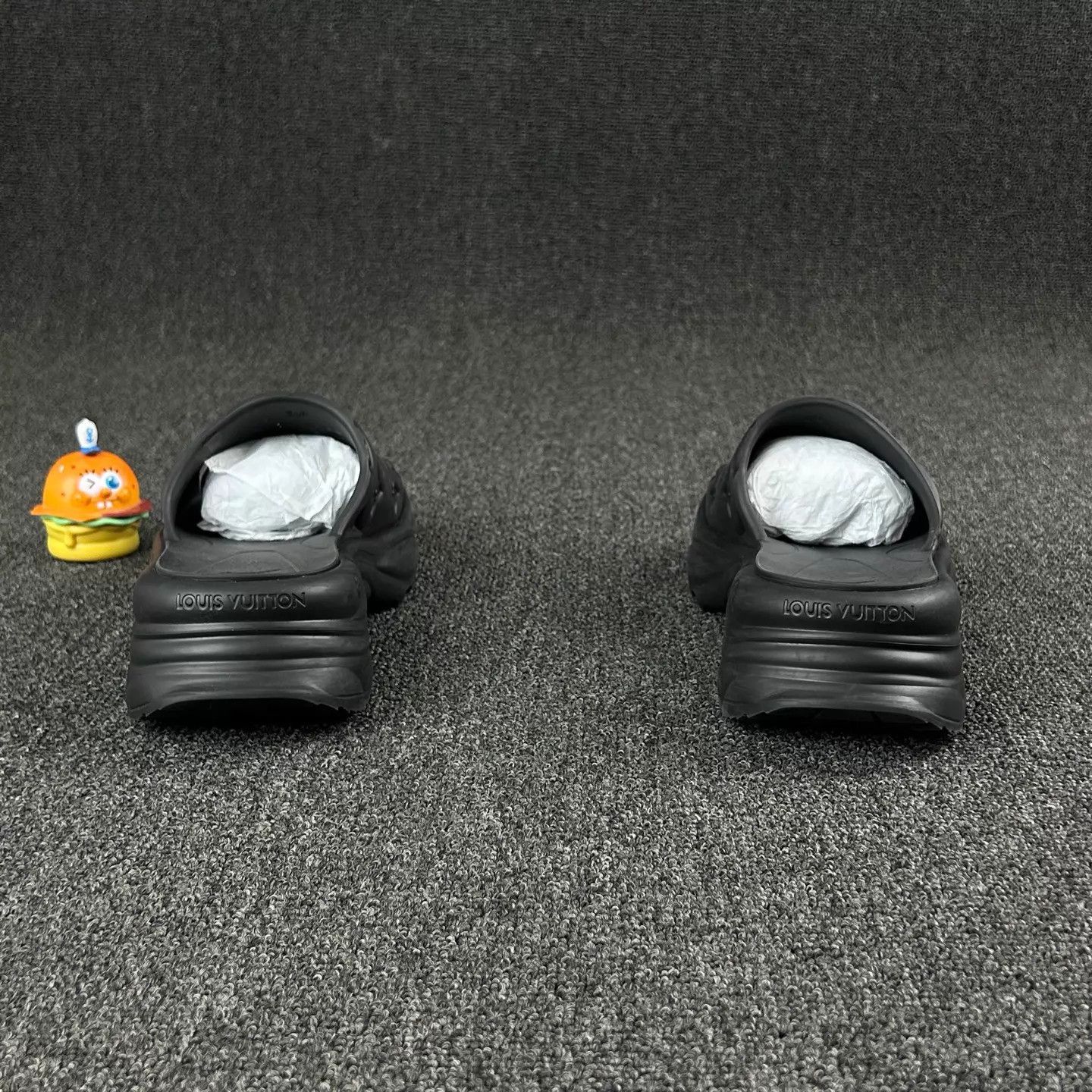 Louis Vuitton Louis Vuitton Black Monogram Slippers Size 38 Size US 7.5 / IT 37.5 - 5 Thumbnail