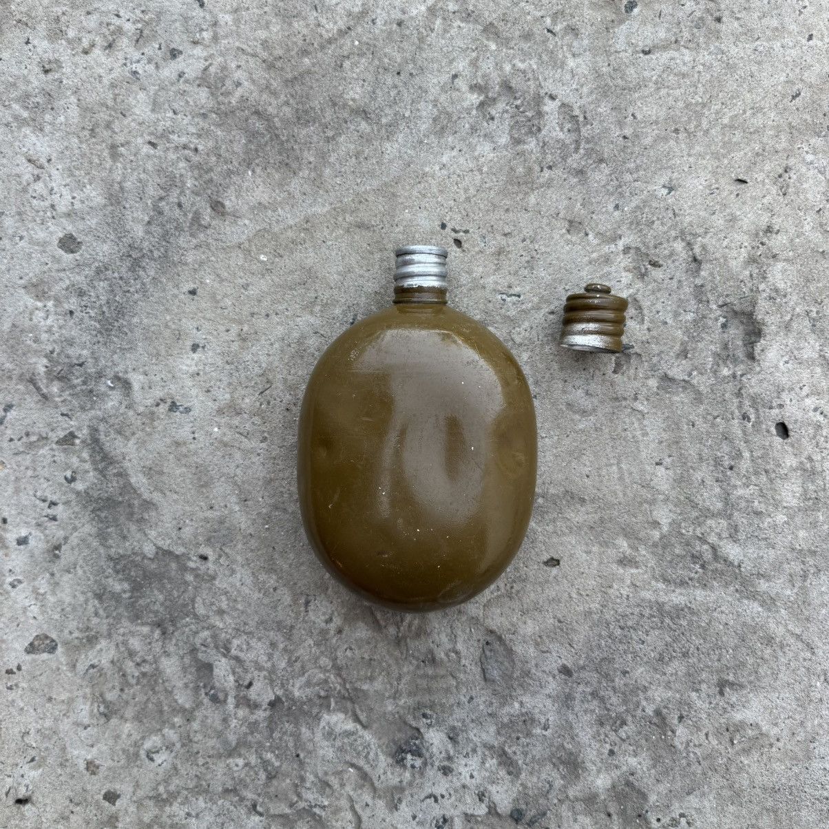 Other Vintage Soviet Steel Water Carrier 1986 USSR Army Field Size ONE SIZE - 1 Thumbnail