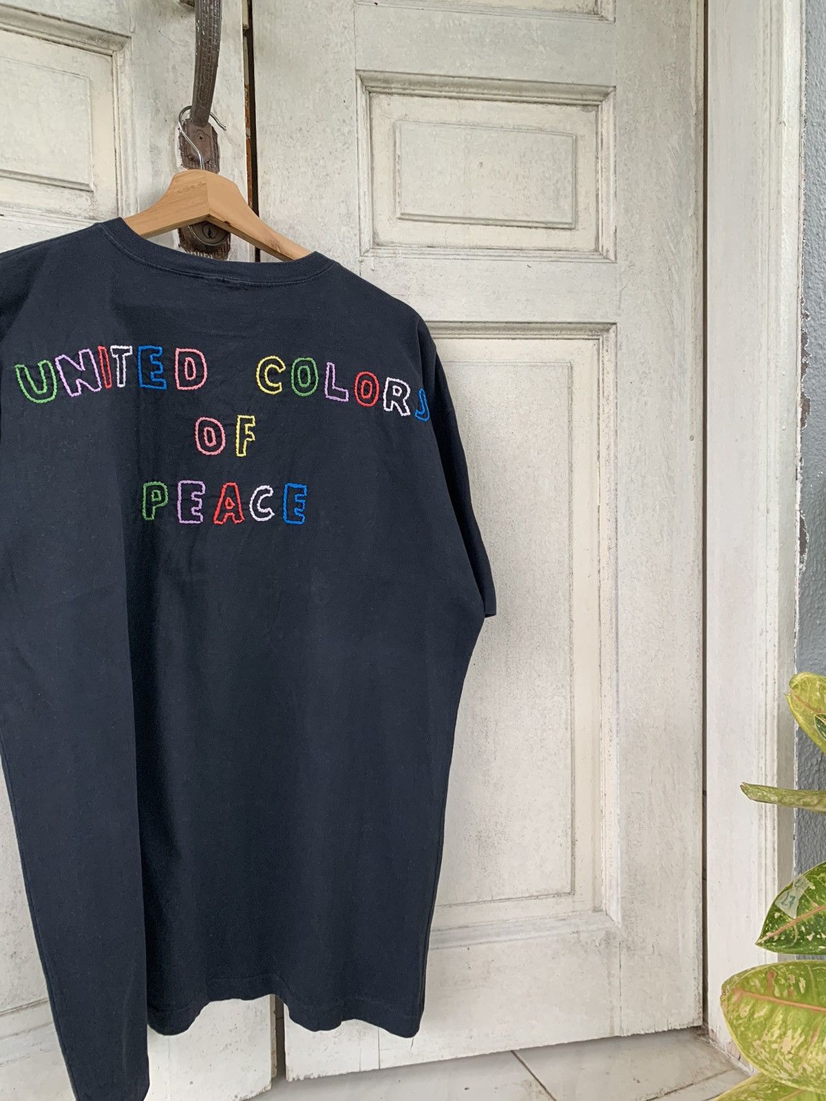 Earth\Studies × Vintage Vintage Embroidered Earth Human-I-Tees Nature Peace Size US L / EU 52-54 / 3 - 5 Thumbnail