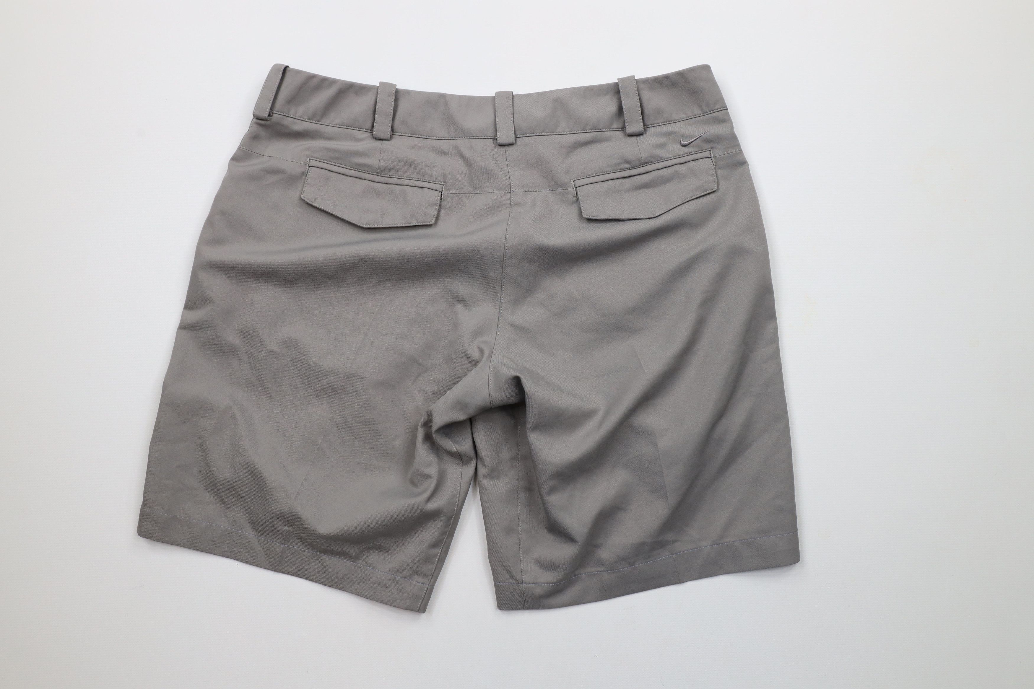 Nike × Vintage Nike Golf Tour Performance Flat Front Tech Chino Shorts Gray Size 32" / US 10 / IT 46 - 9 Thumbnail