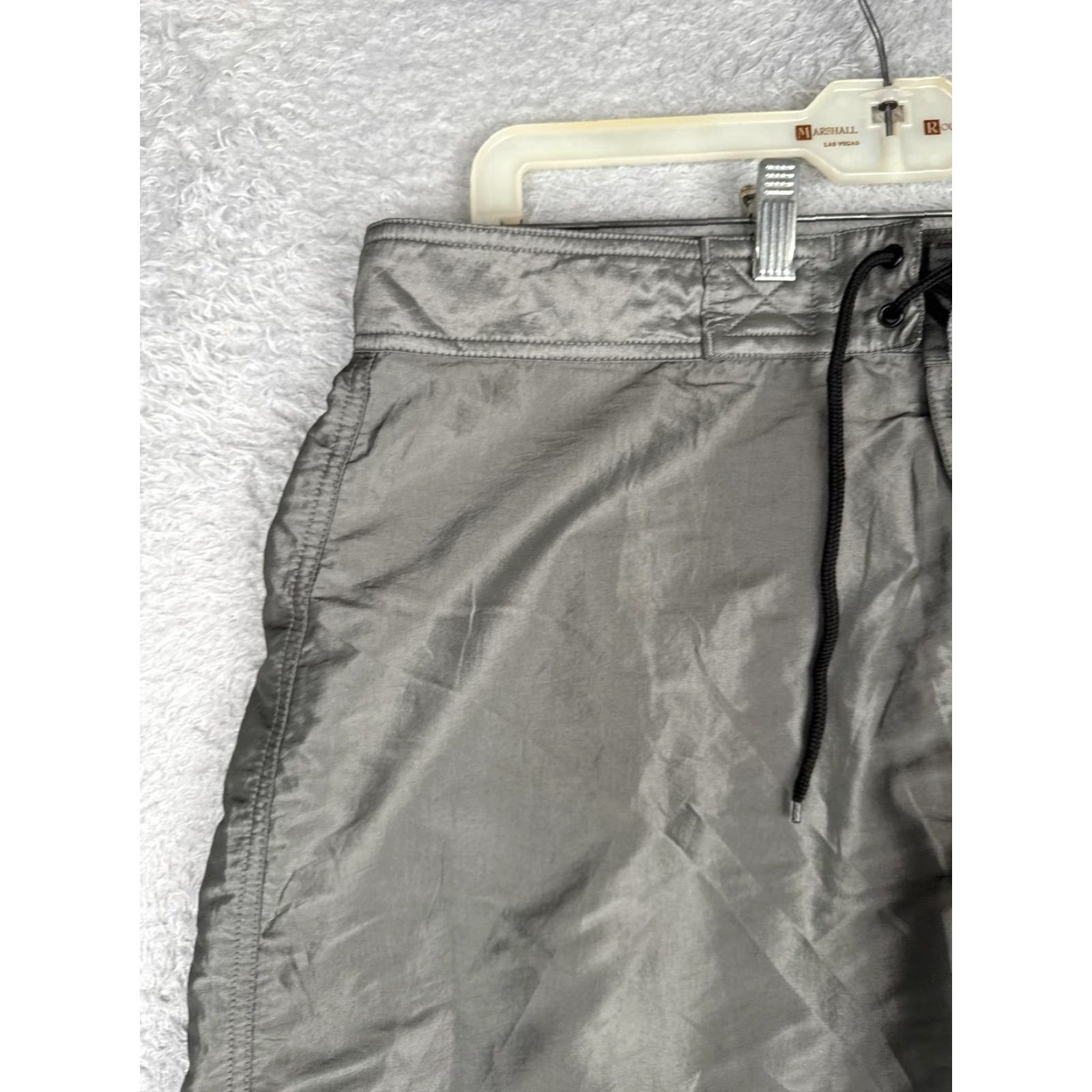 The North Face The North Face Shorts Mens 34 Gray Nylon Quick Dry 9 Inseam Bermuda Casual Outdoor Summer Pockets Drawstring Mens Size US 34 / EU 50 - 4 Thumbnail