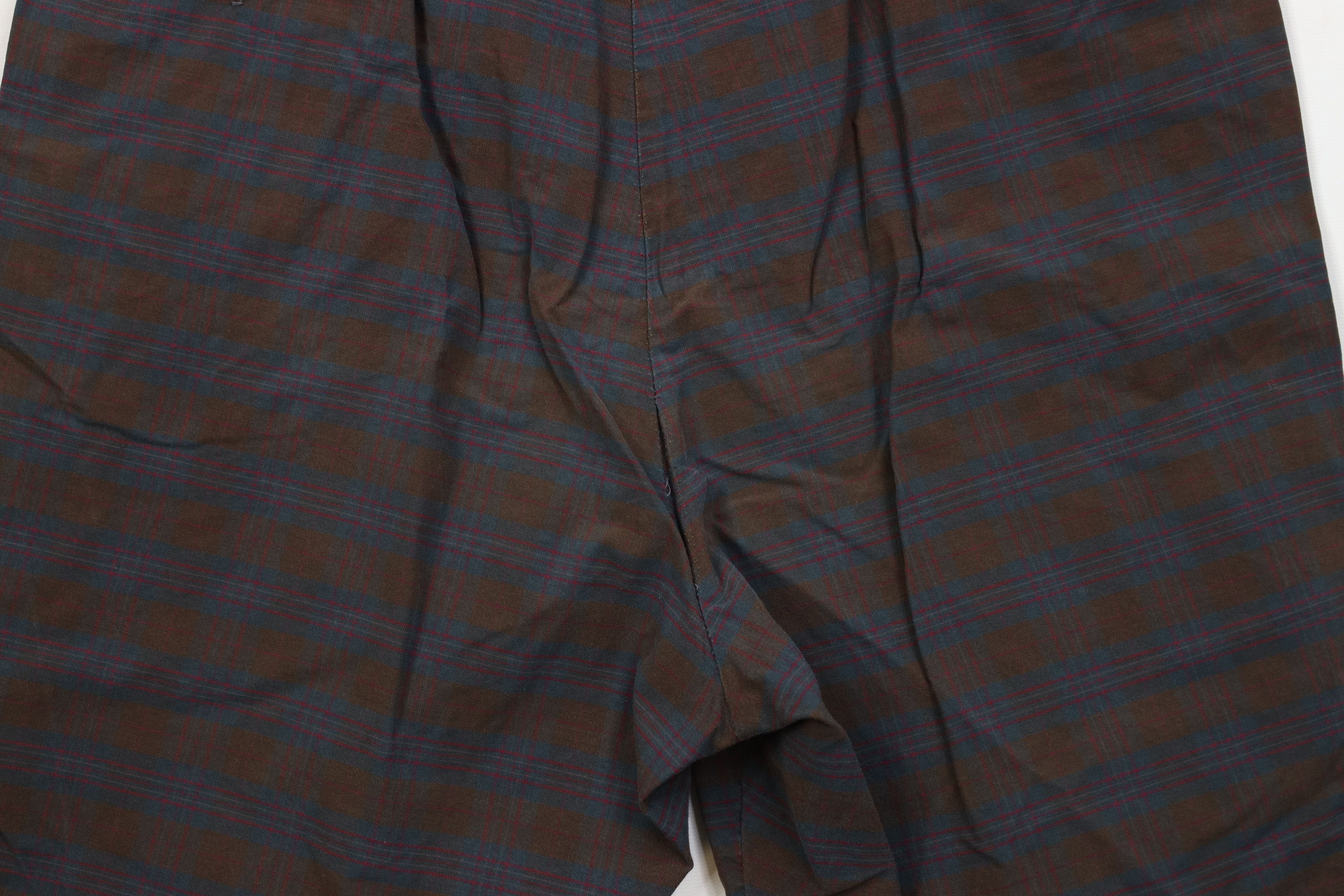 Vintage Vintage 50s Streetwear Above Knee Golf Chino Shorts USA Size US 32 / EU 48 - 12 Thumbnail