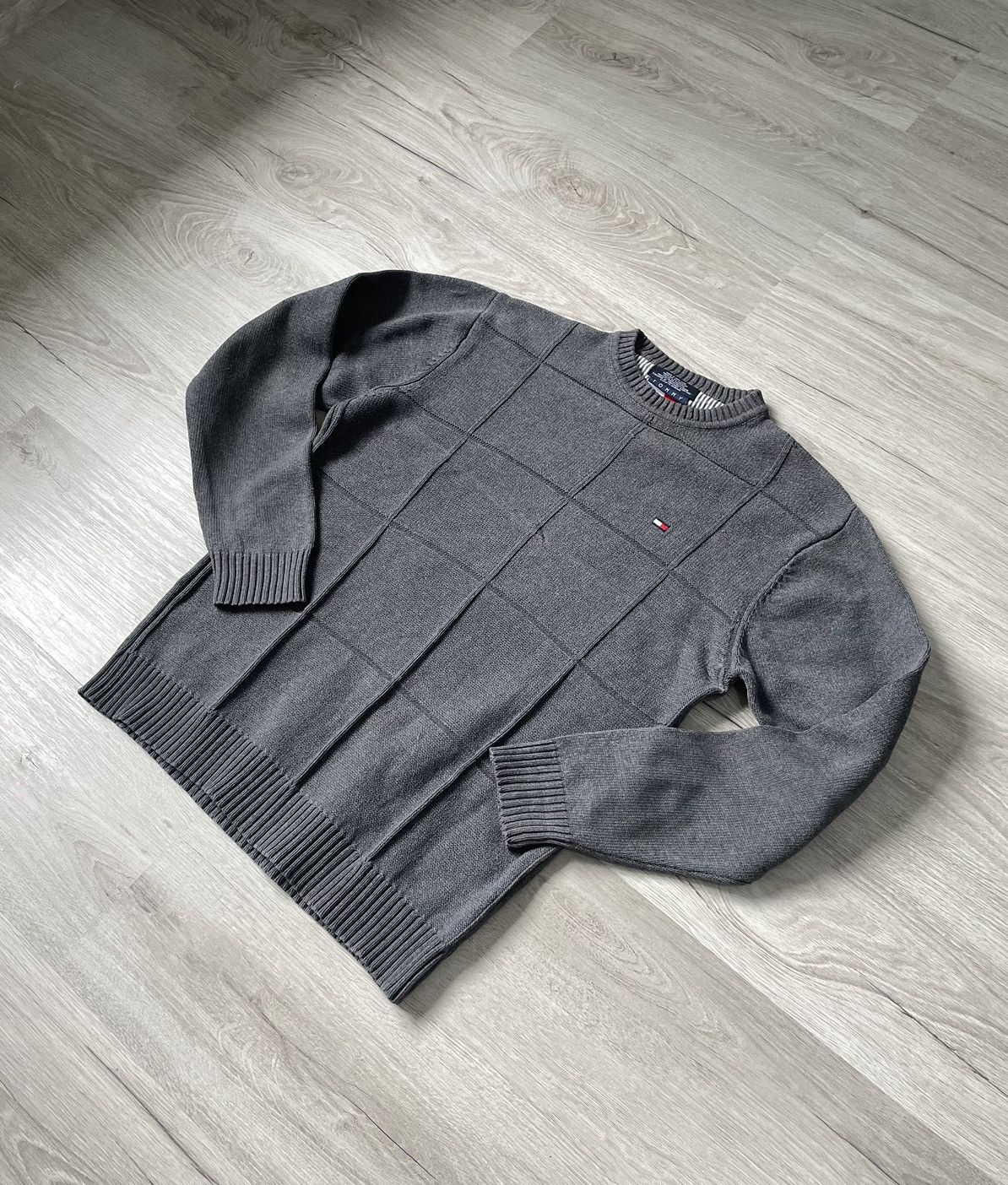 Tommy Hilfiger Vintage Tommy Hilfiger sweeter size:L Size US L / EU 52-54 / 3 - 1 Thumbnail