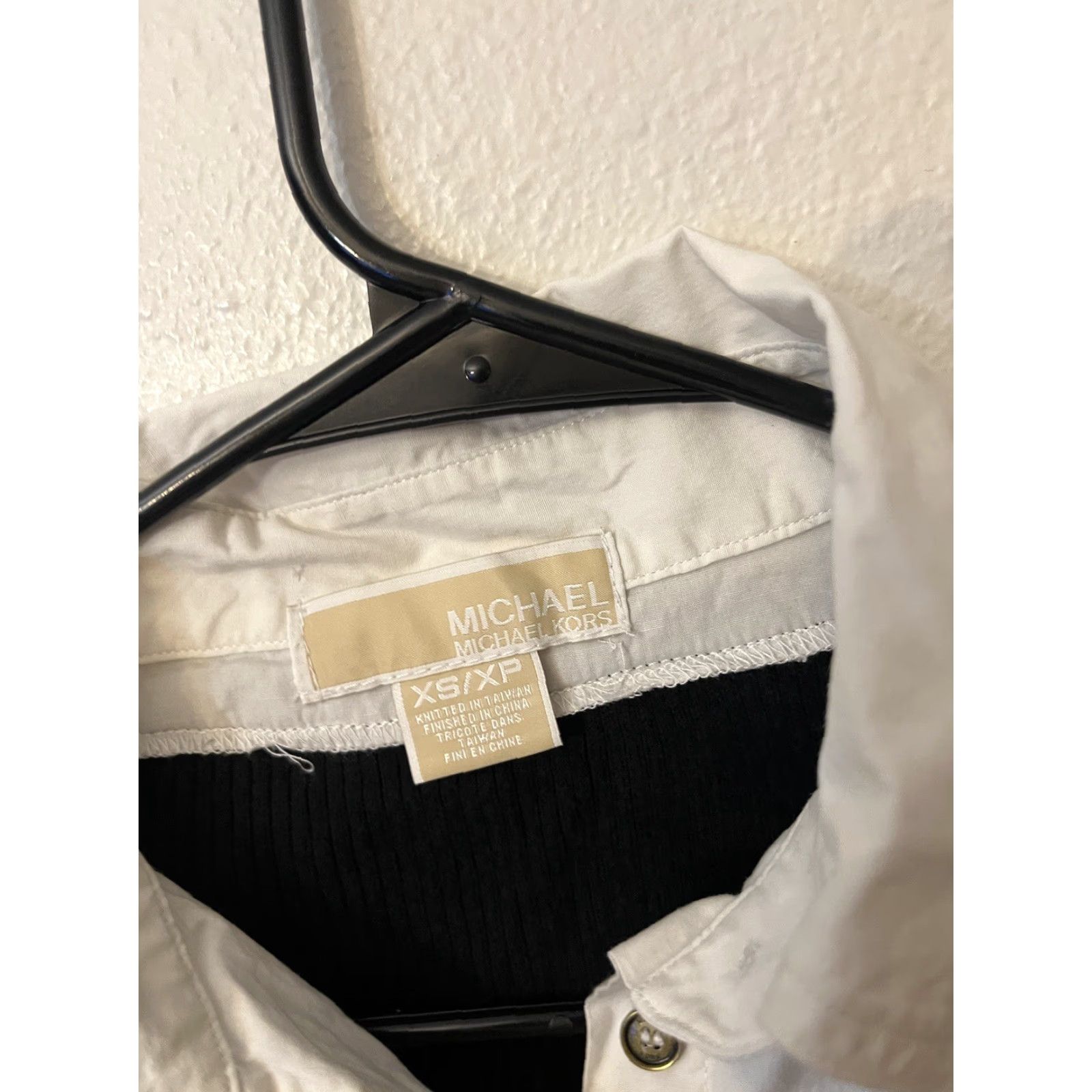 Michael Kors Michael Kors Black Collared Sweater Shirt XS Slim Fit Womens Size XS / US 0-2 / IT 36-38 - 2 Thumbnail