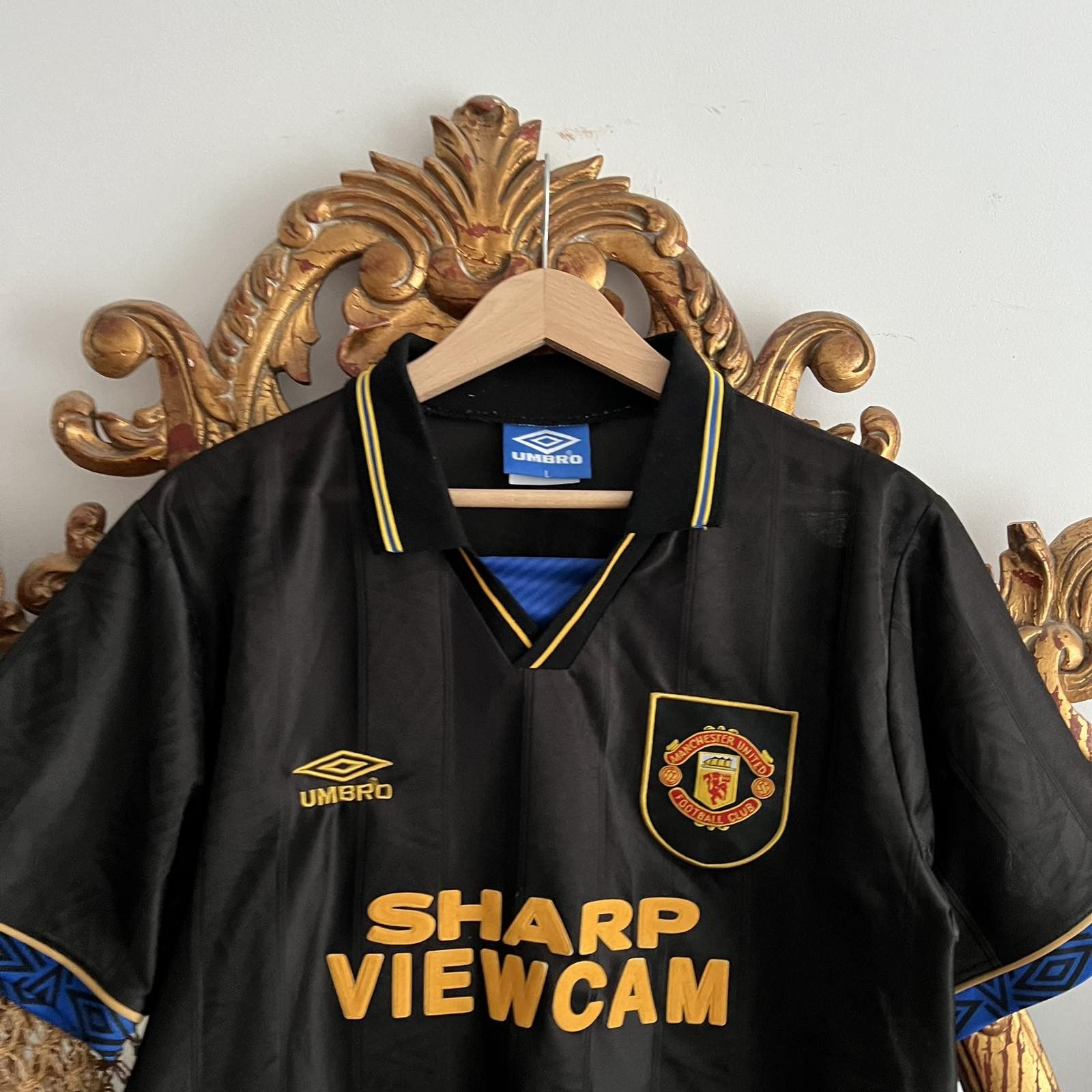 Umbro Vintage Umbro Manchester United 1994 Away Jersey Retro Sz M Size US M / EU 48-50 / 2 - 4 Thumbnail