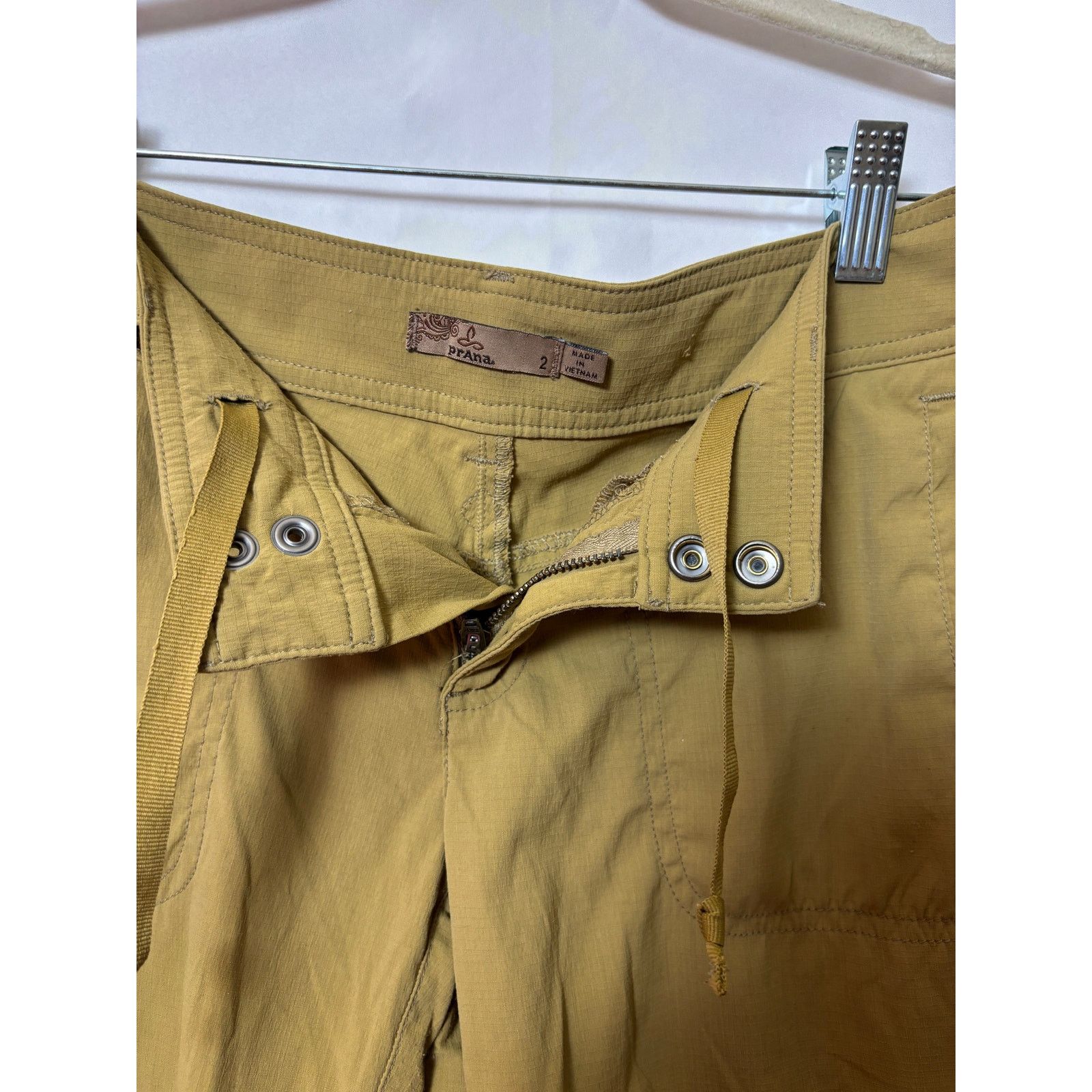 Prana prAna Women’s Cargo Utility Shorts Yellow Outdoor Hiking $55 Size 26" / US 2 / IT 38 - 6 Thumbnail